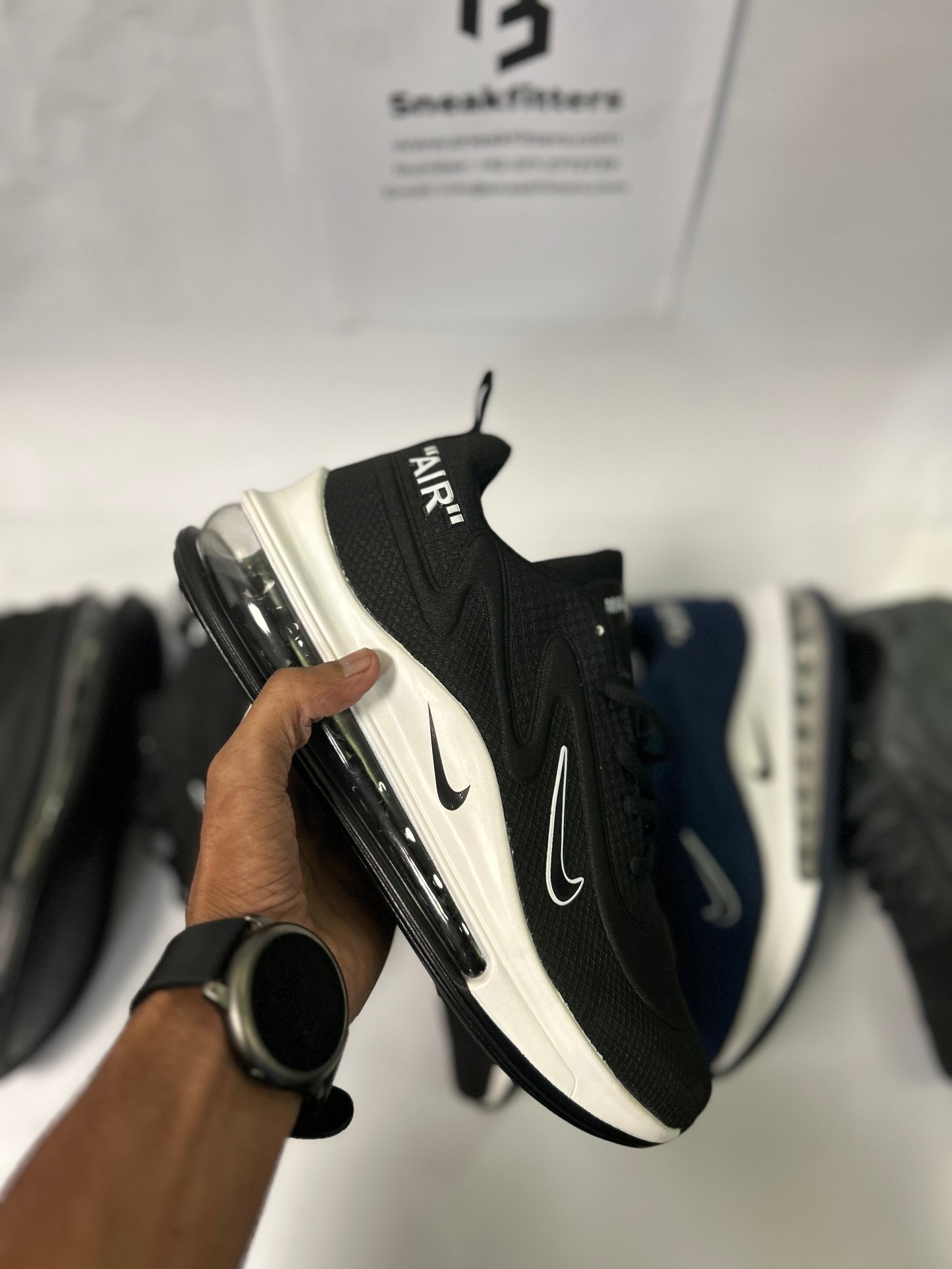 NKE Air Max 720 - Black White 2.0