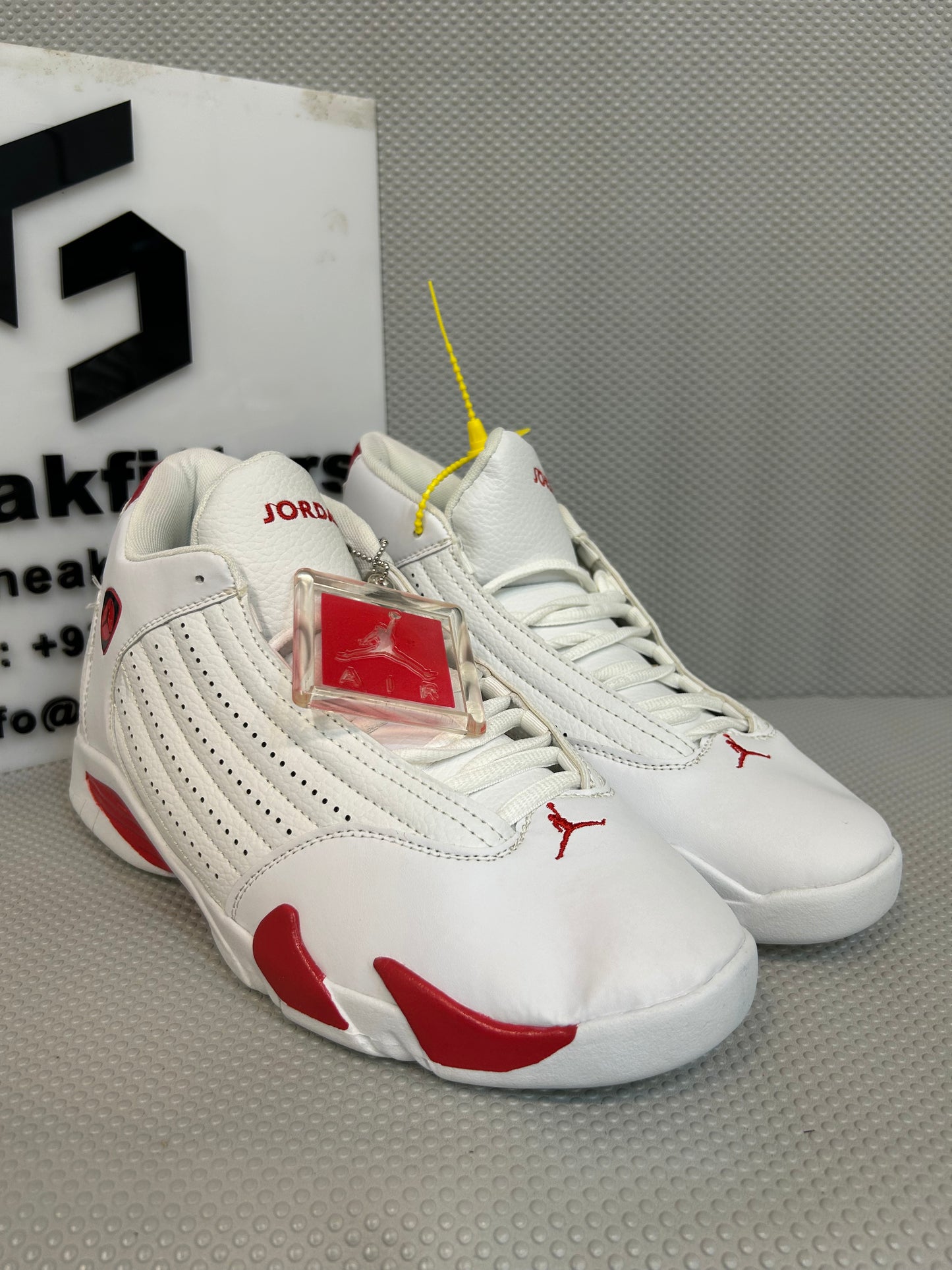 AR JDN 14 - Retro - White Red