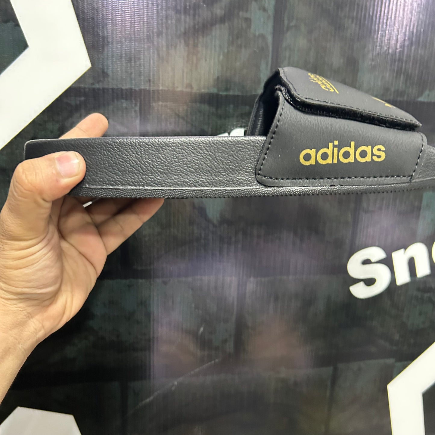 Ad - D7 - Slides - Black