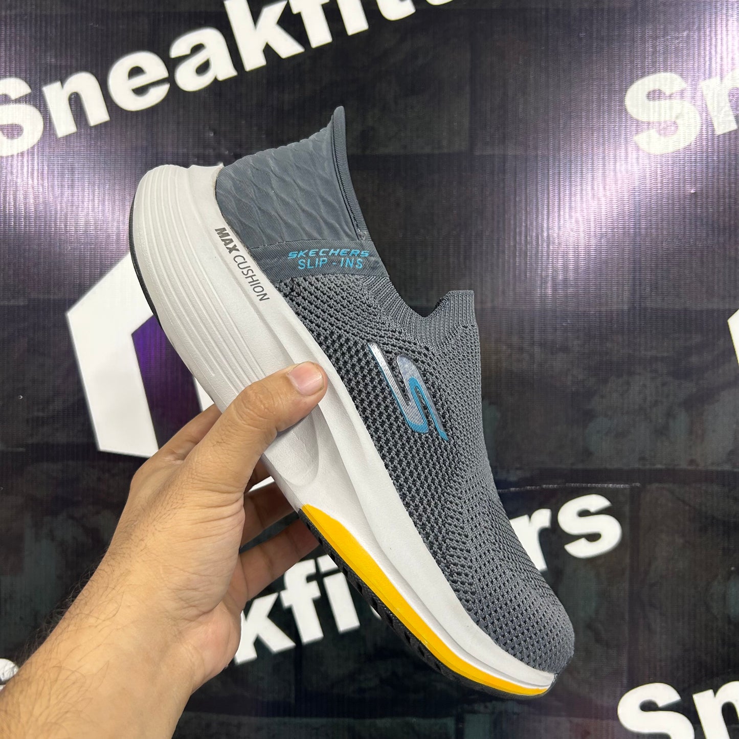 Skechers - Slip In - Max Cushion - Dark Gray