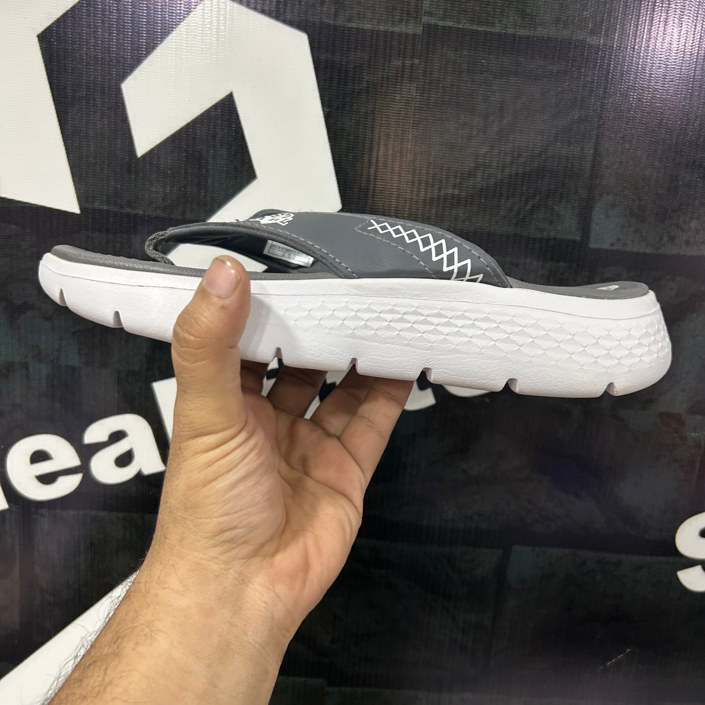 Skecher - D6 - Slides - Grey