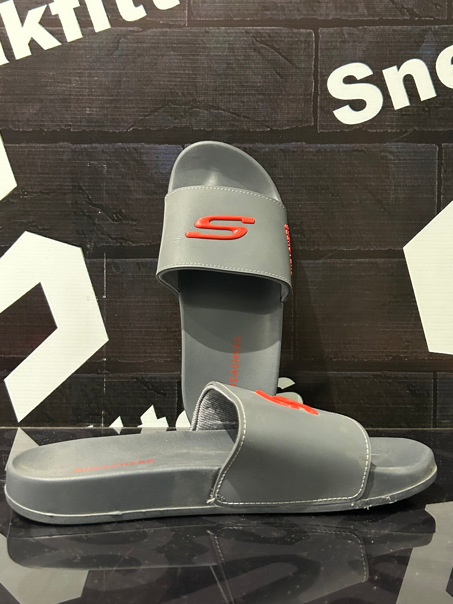 Skecher - D5 - Slides - Gray