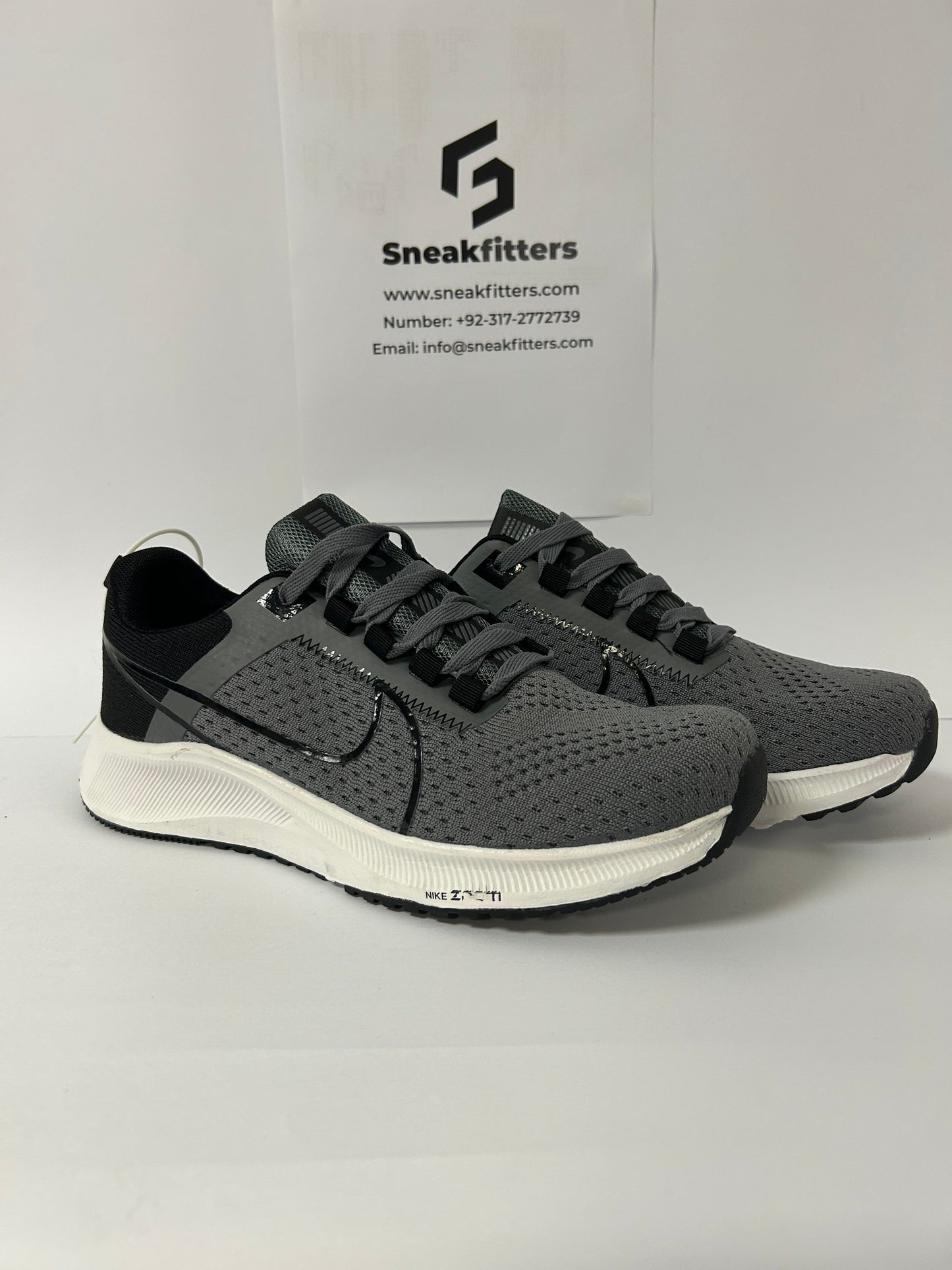 NKE Zoom - Downshifter - Grey Black