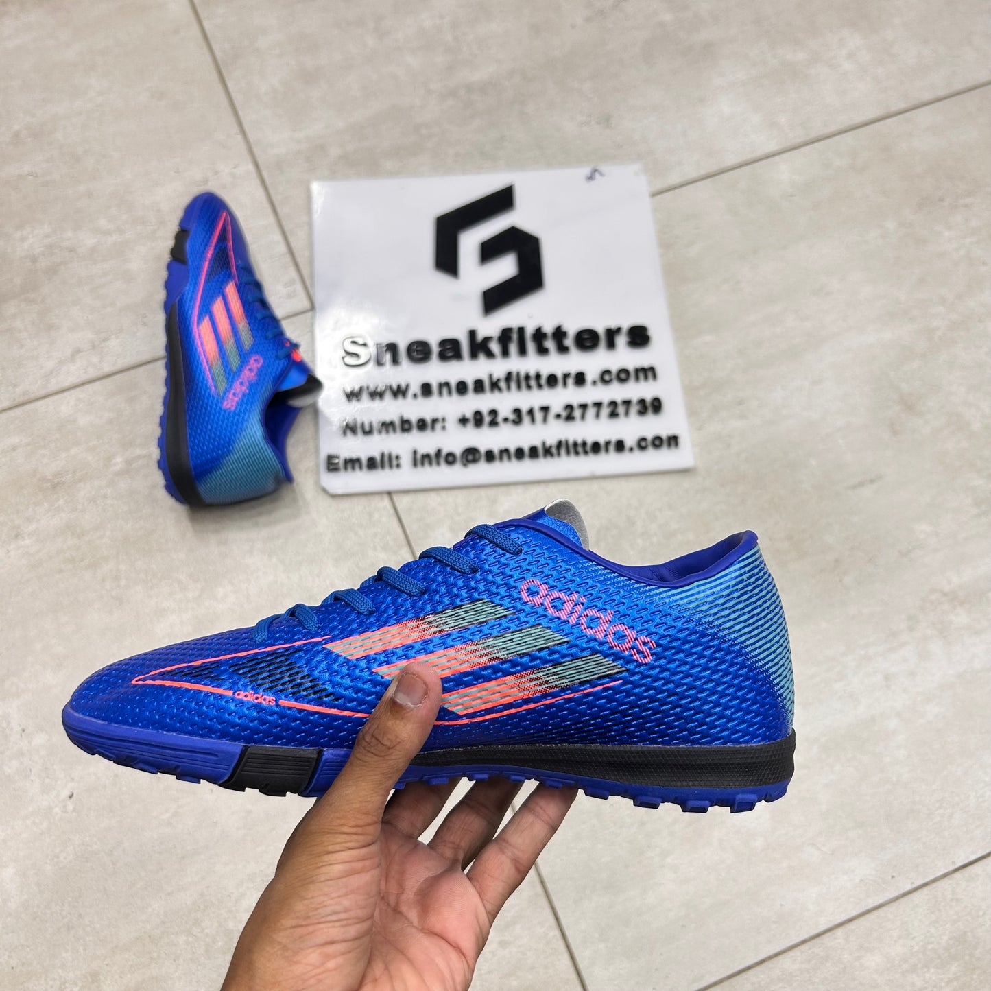 Football - Adid - Gripper - Blue Pink