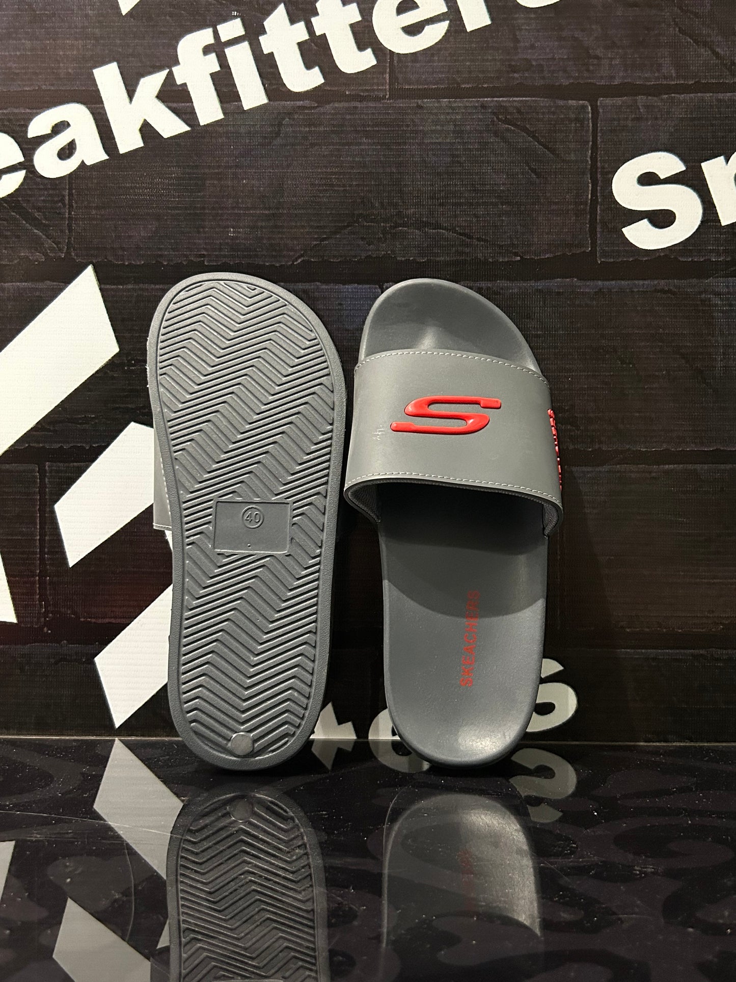 Skecher - D5 - Slides - Gray