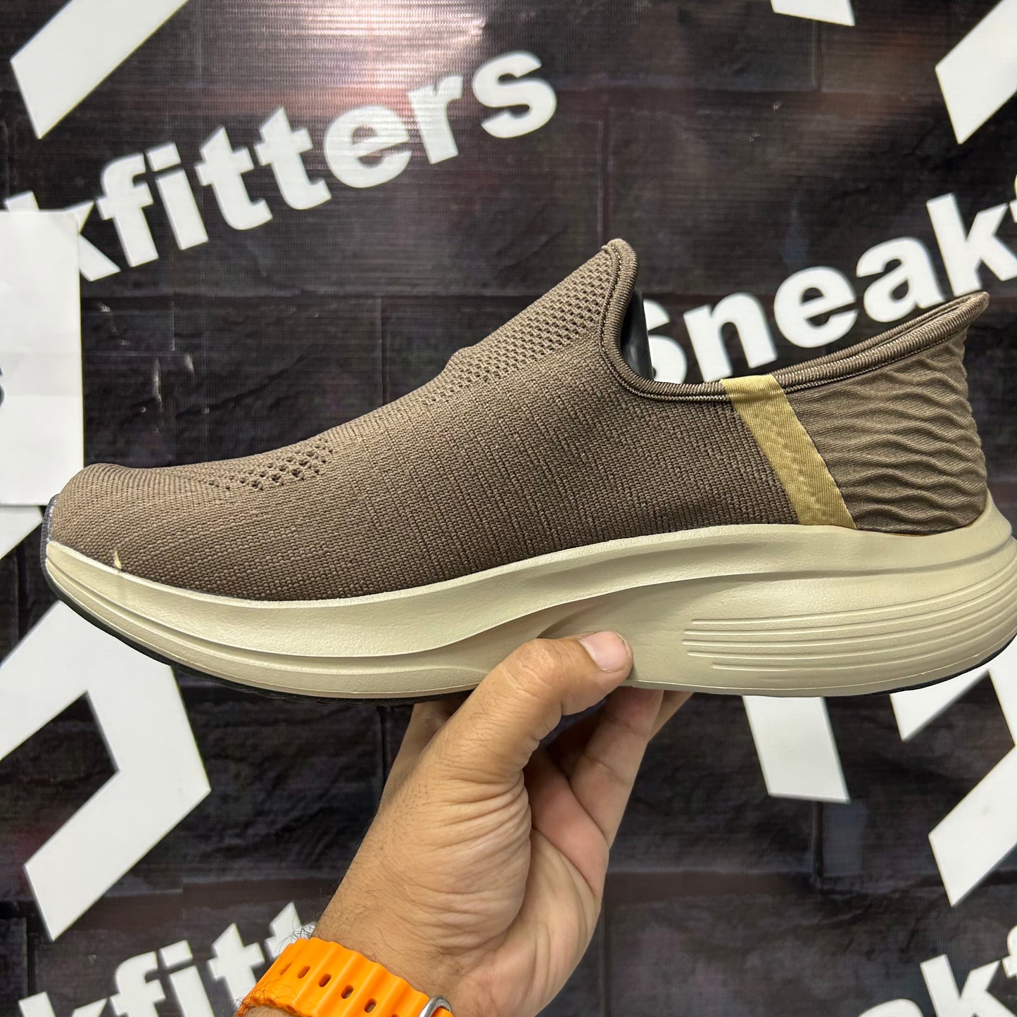 Skechers - GY - Max Cushion - Brown