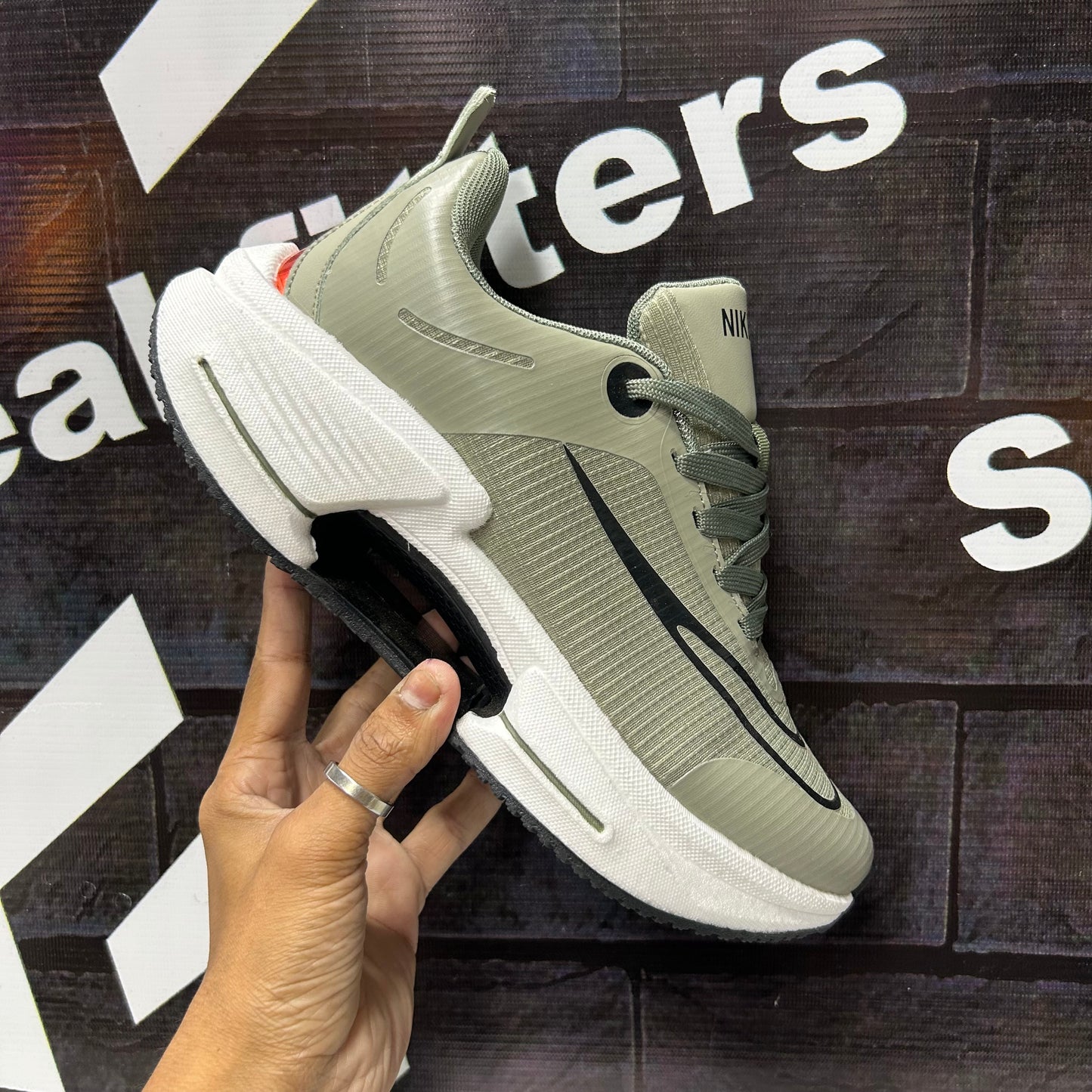 NK - Air Zoom - Runner - Army Green