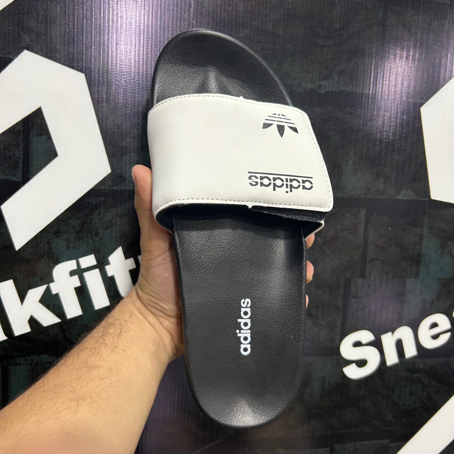 Ad - D7 - Slides - Black with White