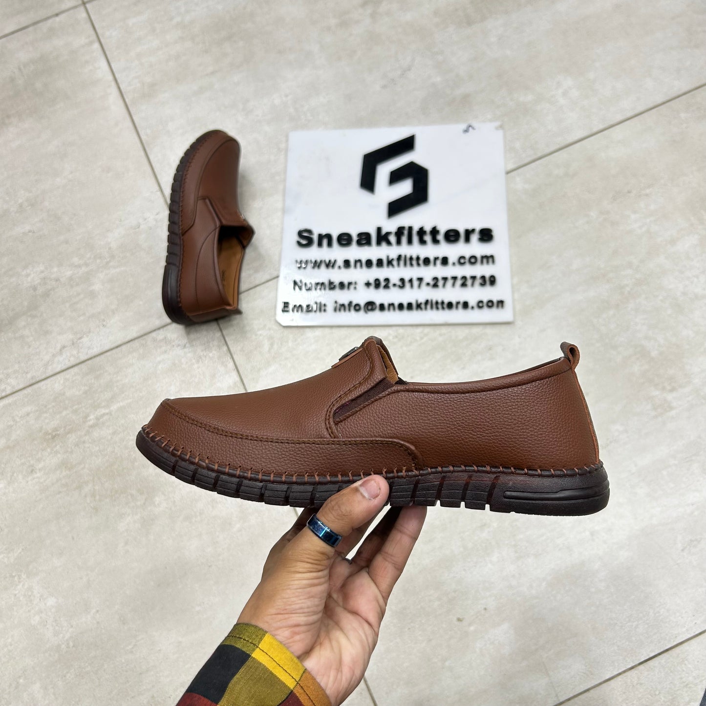Clarks Shoes - D4 - Brown