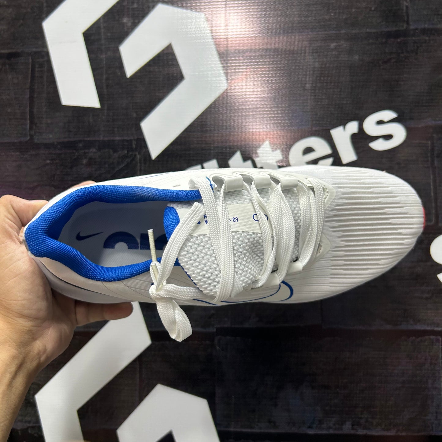 NK - Winflo 09 - White Blue