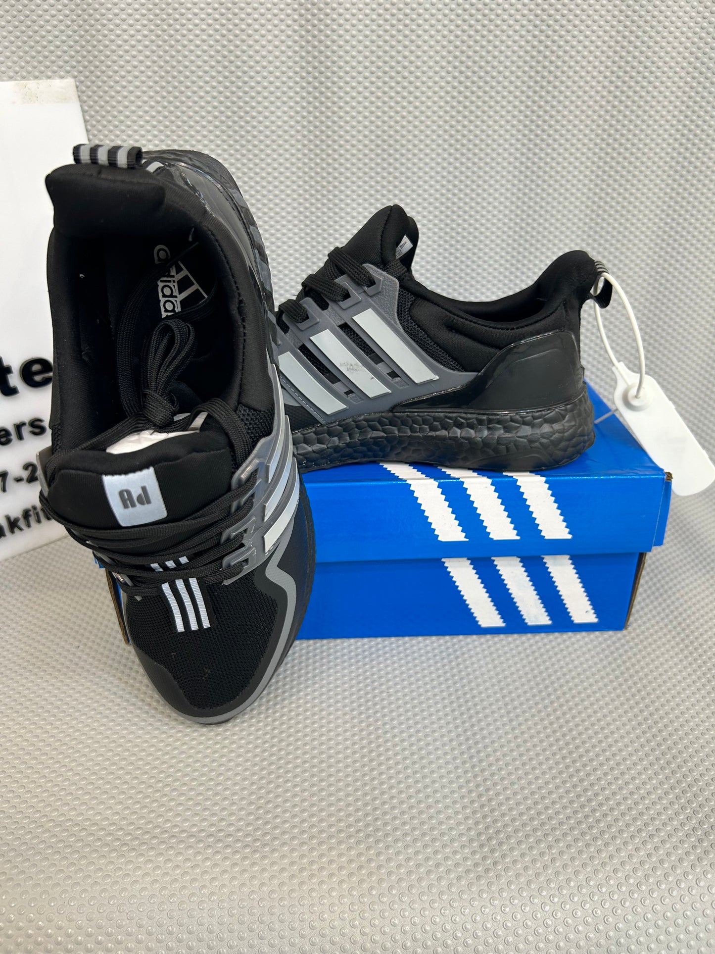 AD - Ultra boost - Gray Black