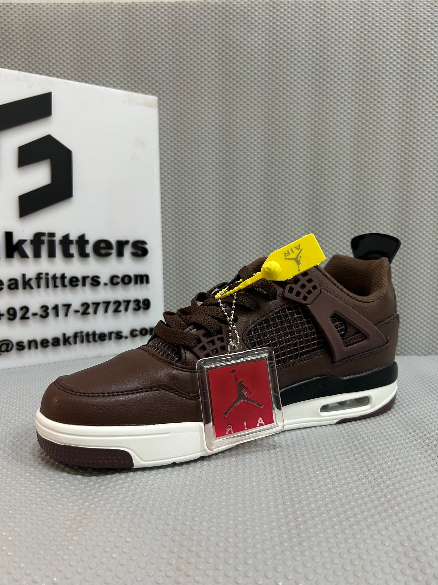AR JDN 4 - Retro - (WS) - Brown