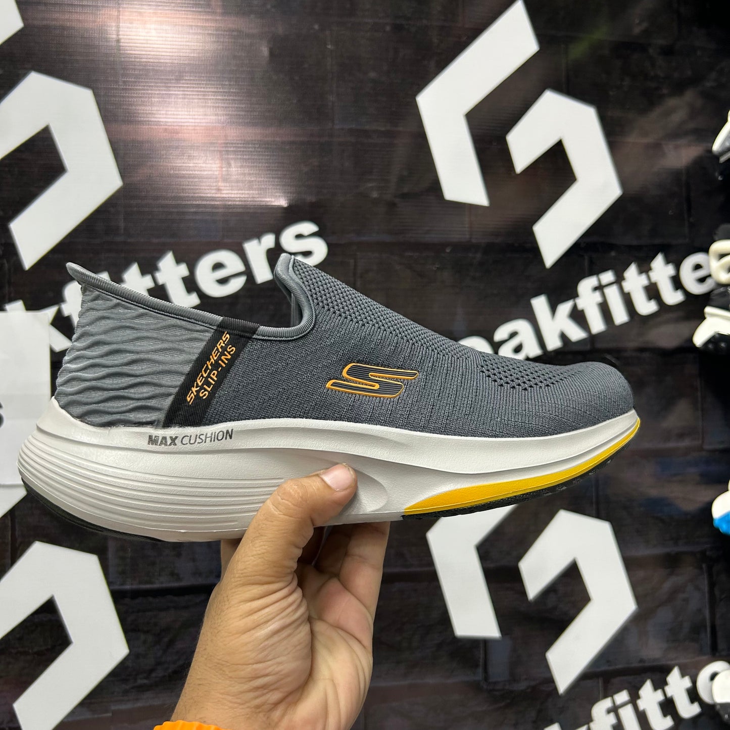 Skechers - GY - Max Cushion - Gray