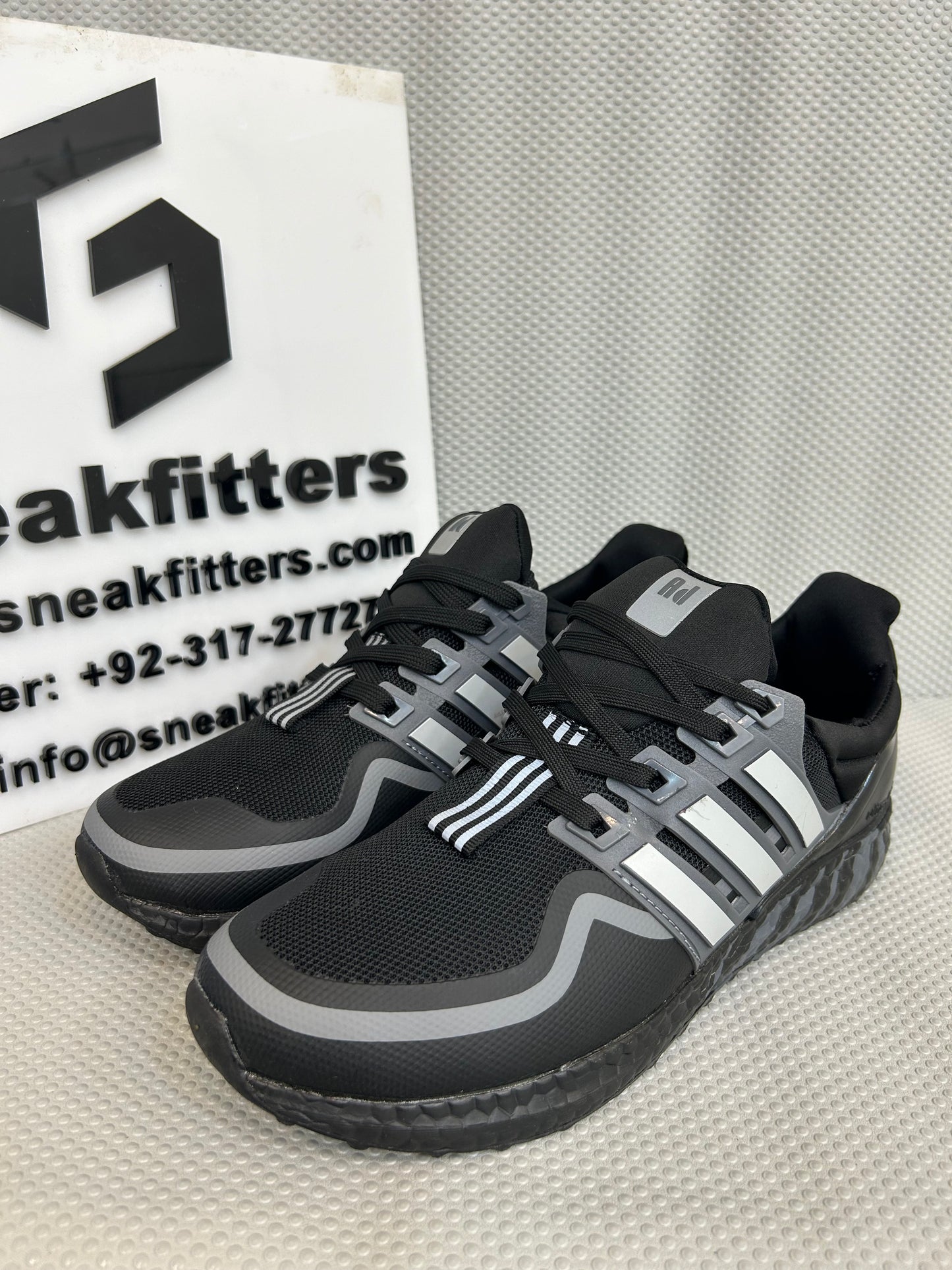 AD - Ultra boost - Gray Black