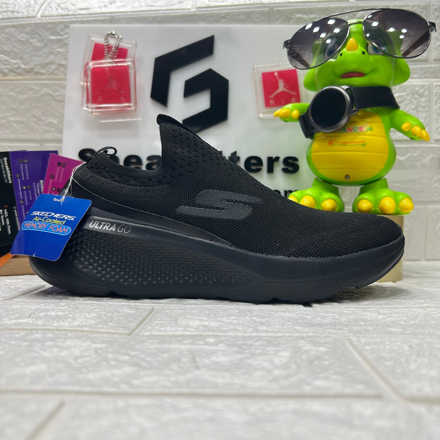 Skecher - Ultra Go - Upraise - All Black
