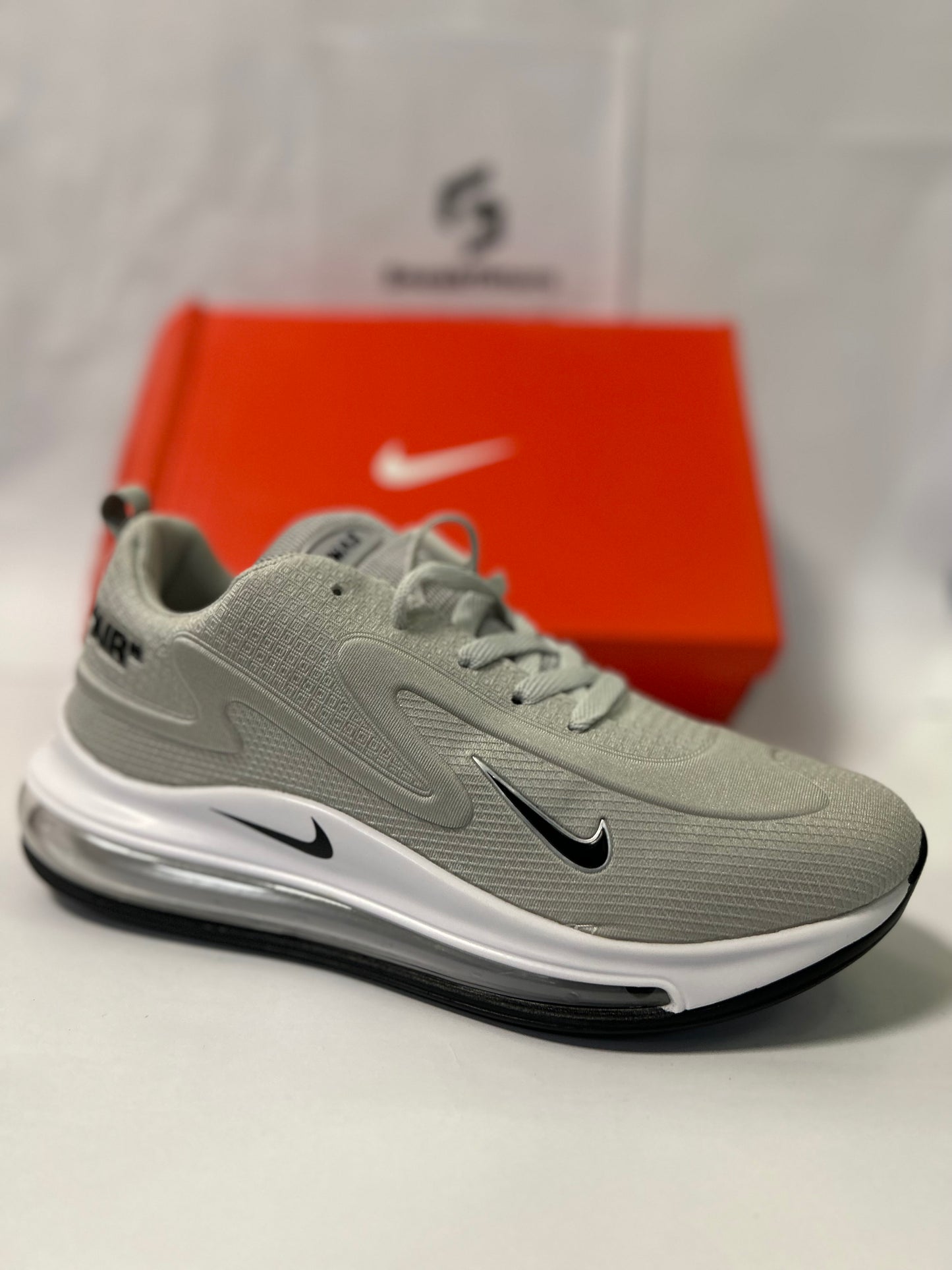 NKE Air Max 720 - GB