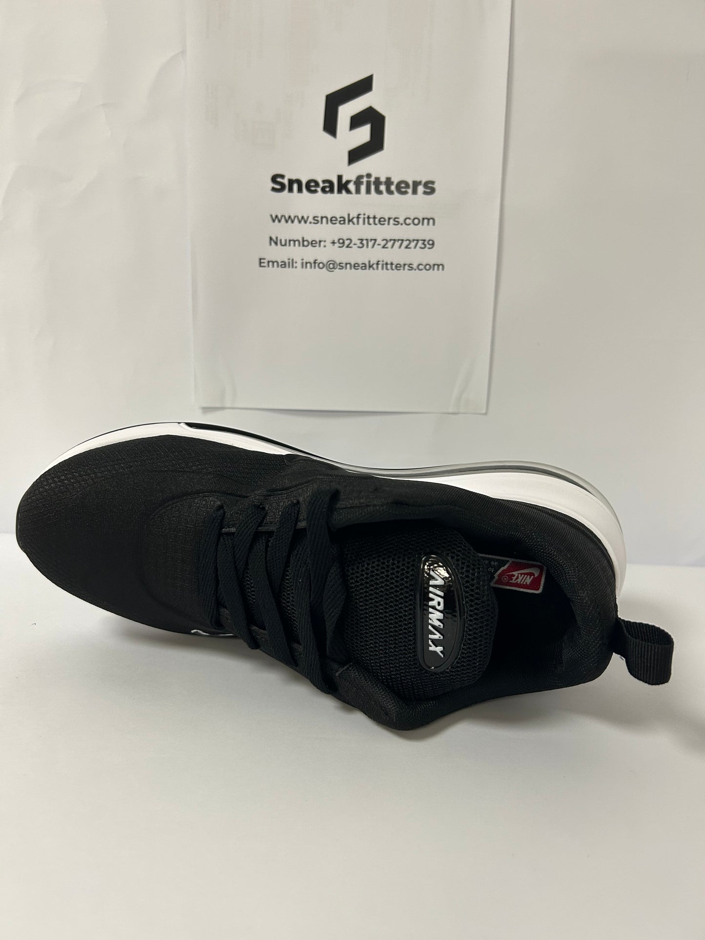 NKE Air Max 720 - Black White