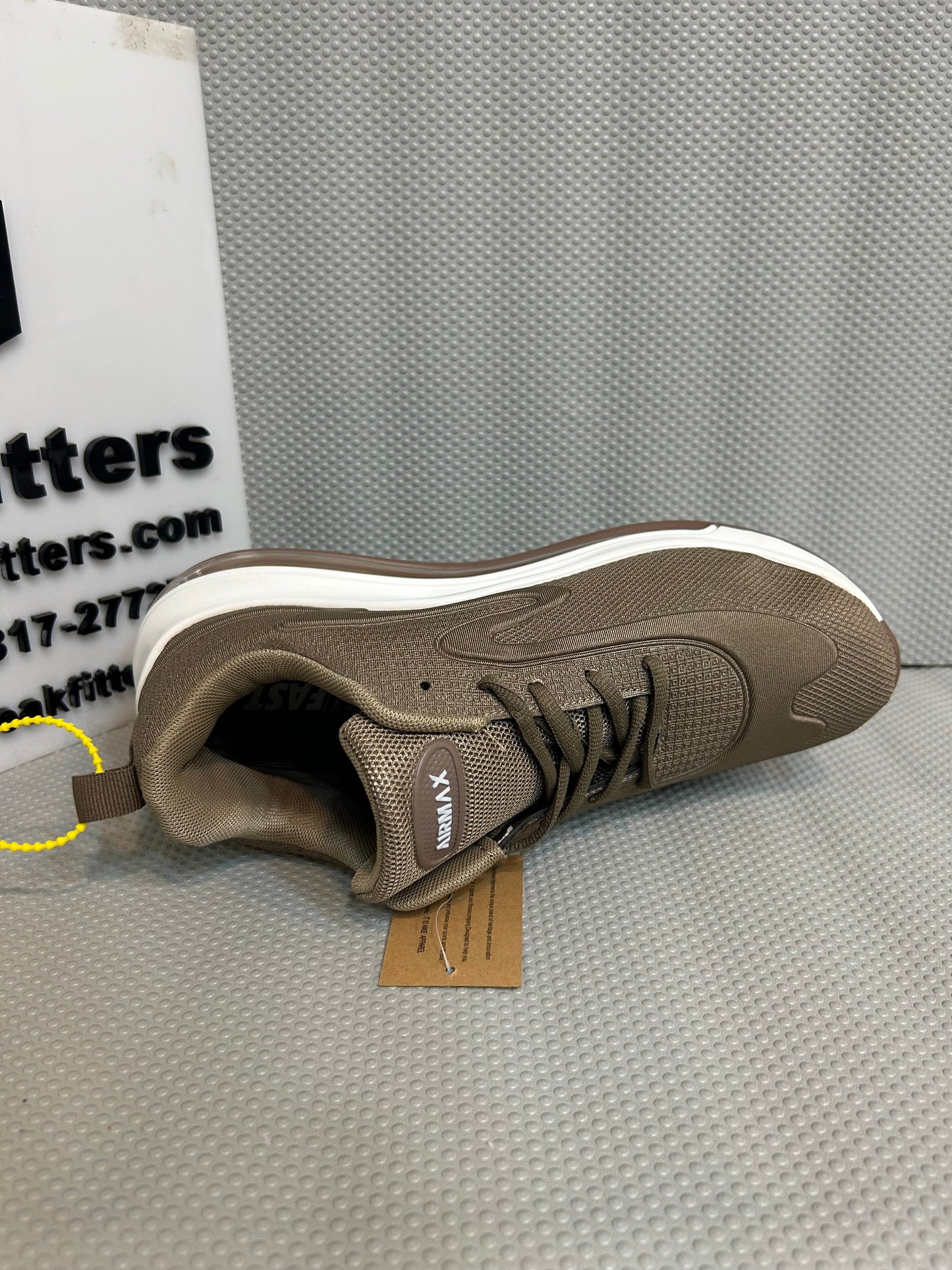 NKE Air Max 720 - Brown