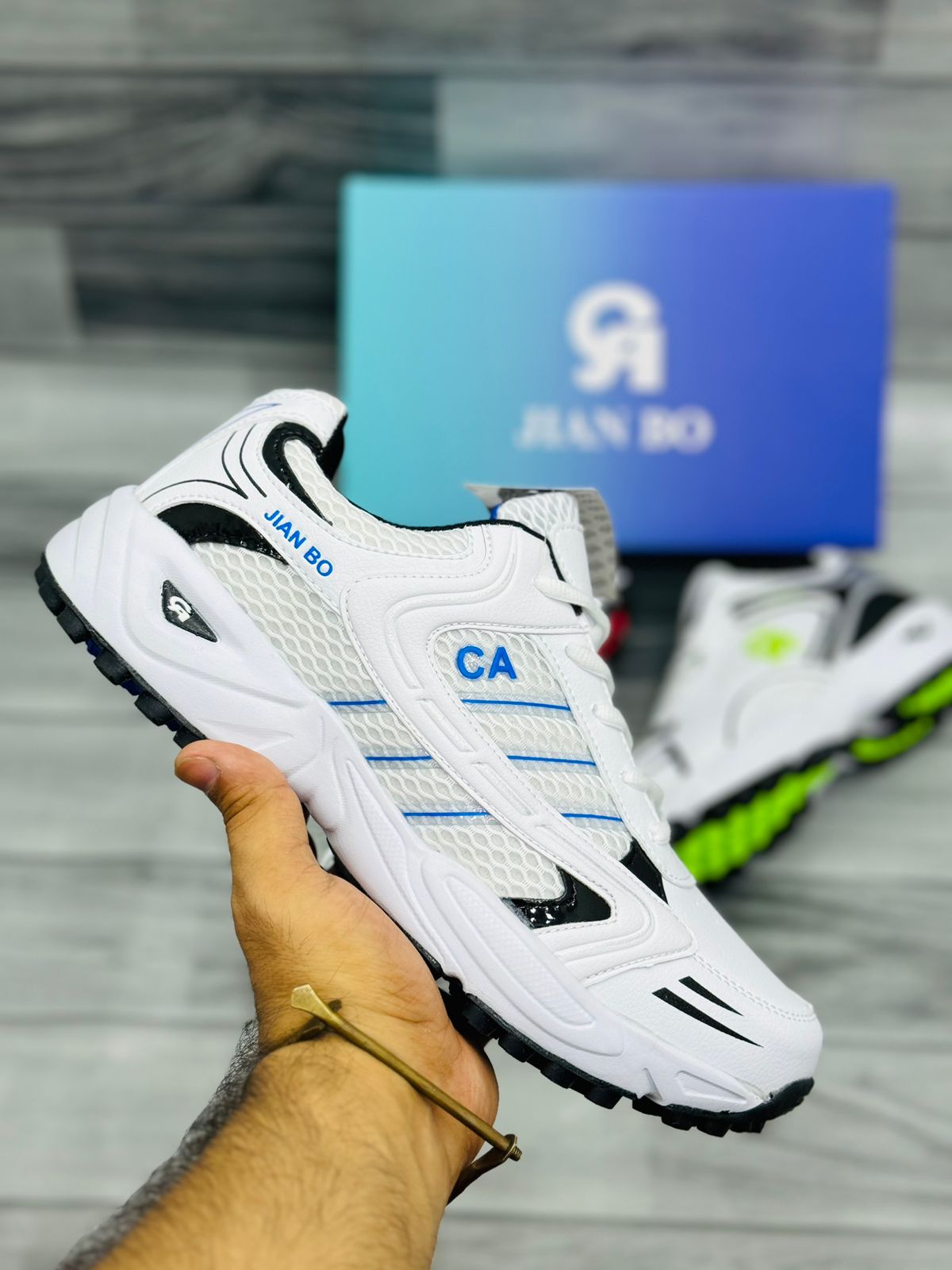 CA - Gripper - D2 - White Blue