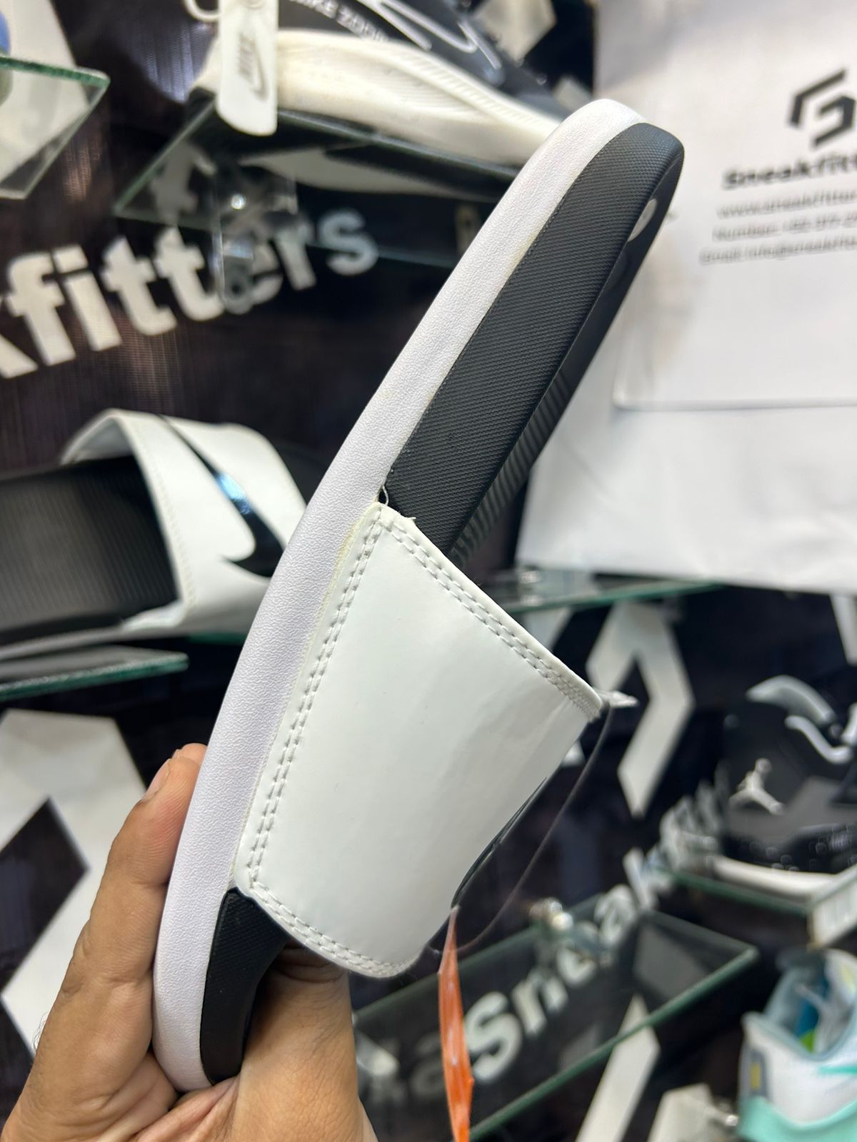 NKE - D7 - Slides - White Black