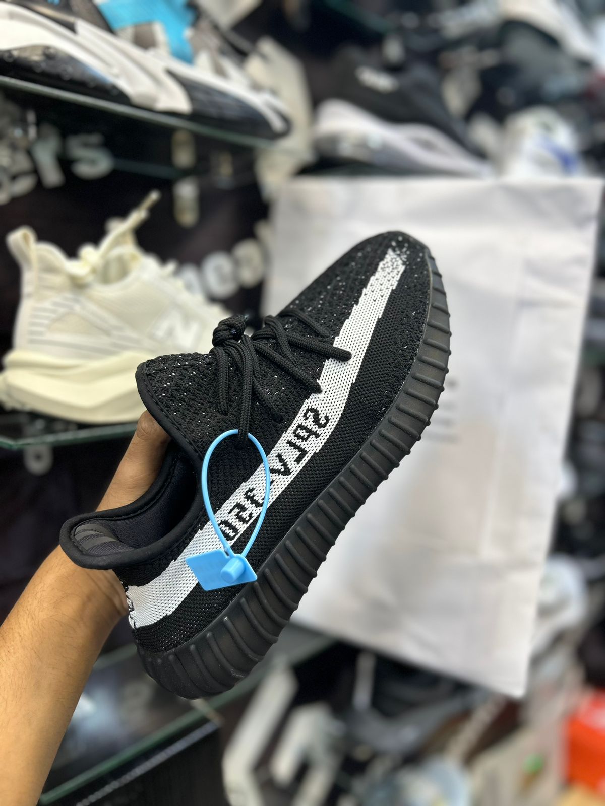 AD - Yeezy365 - Black White