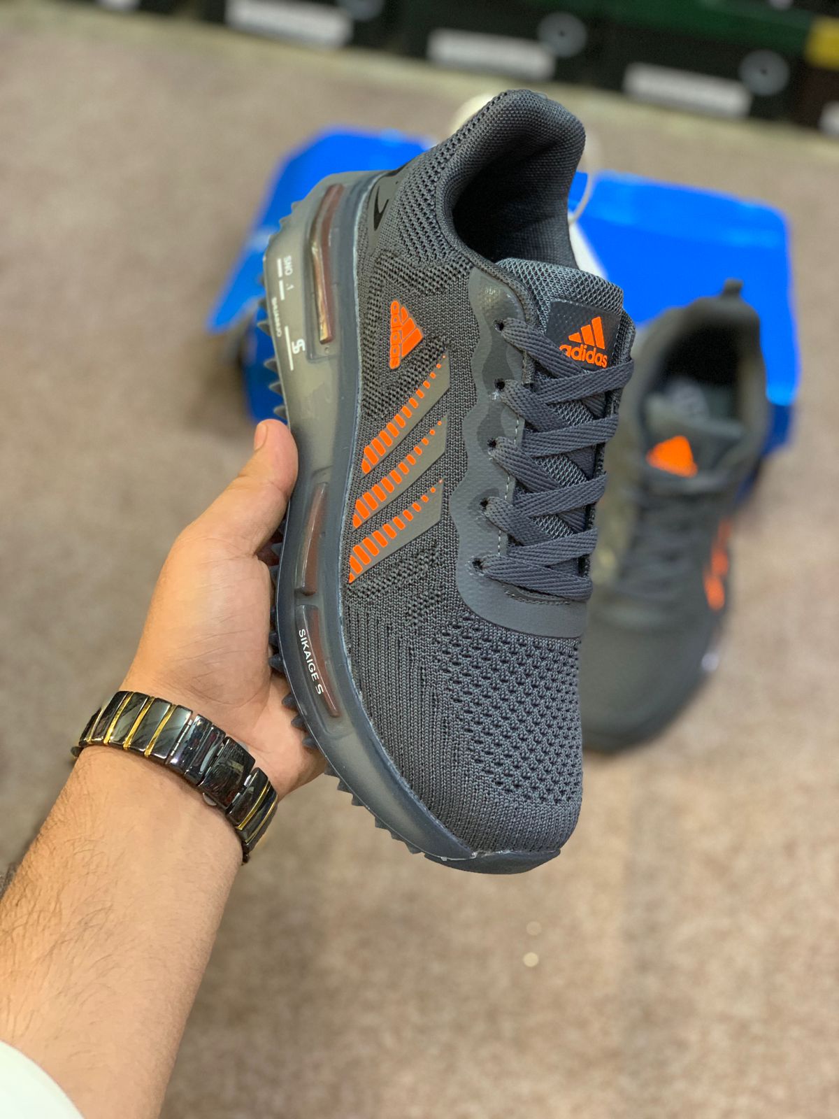 Adid - Signature - Grey Orange