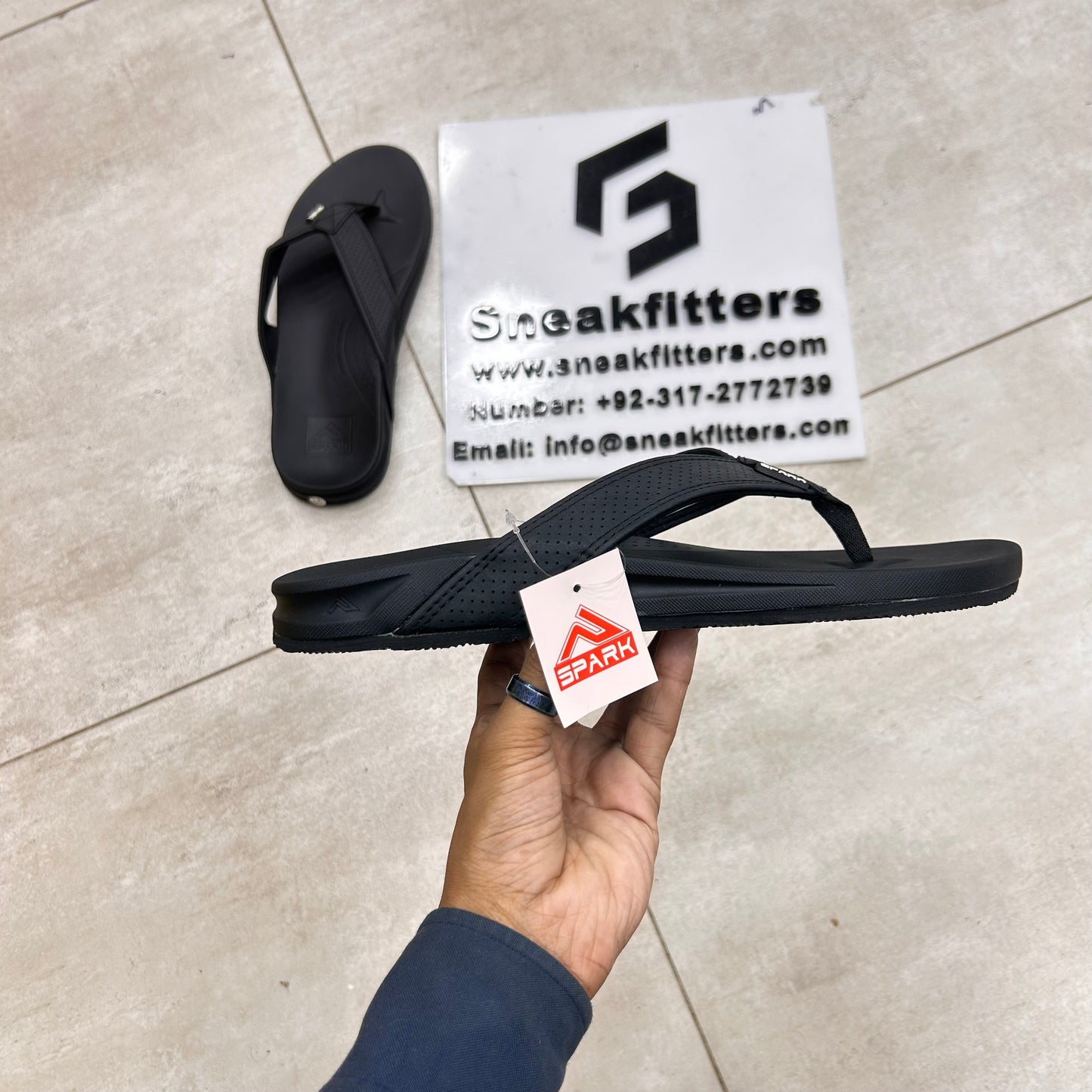 Spark - Slide - Black