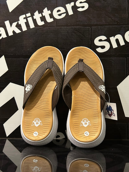 Skecher - D6 - Slides - Brown