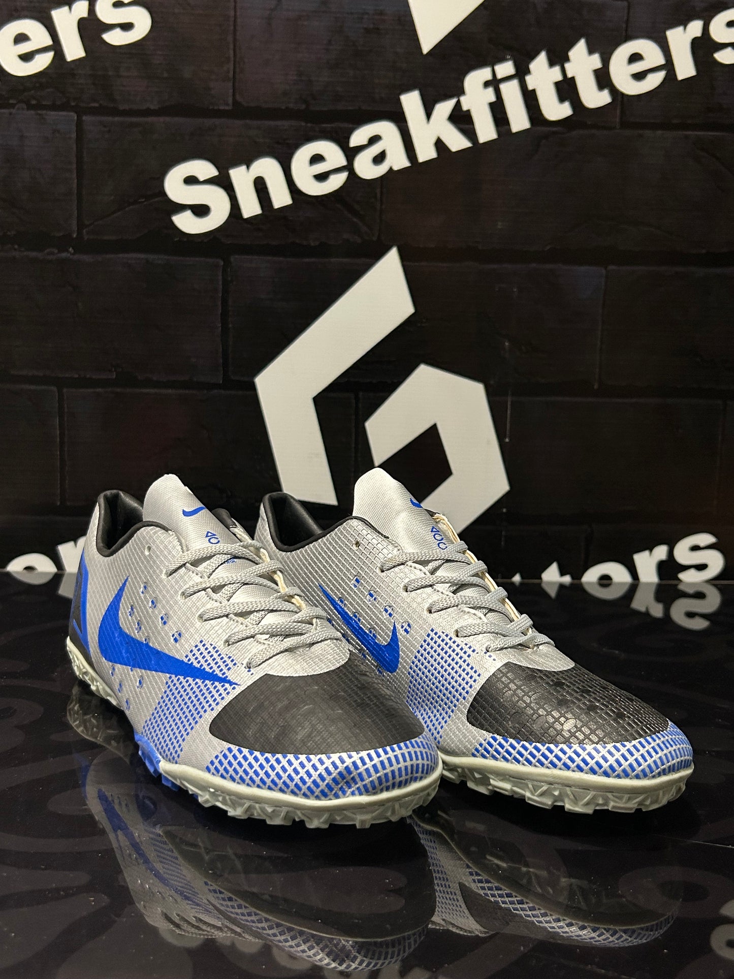 NKE - Football Boots - Silver With Blue