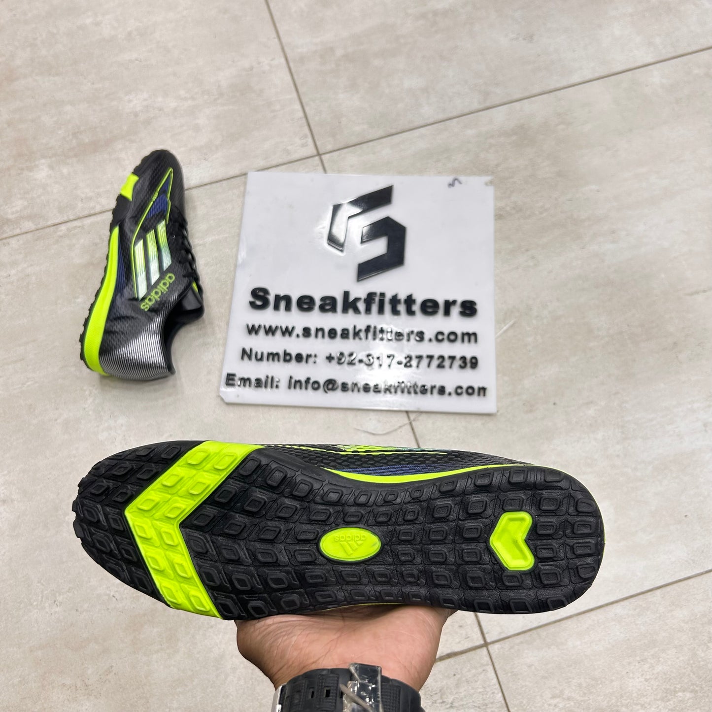 Football - Adid Gripper - Black with Green