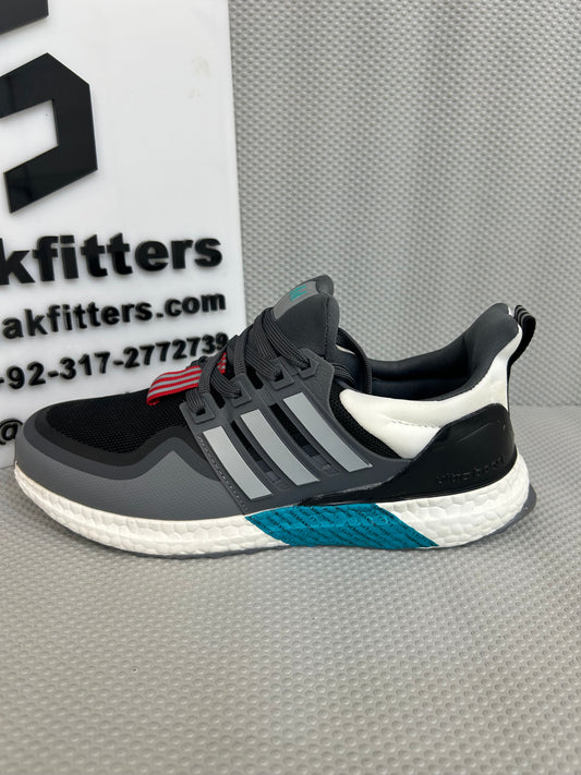 AD - Ultra boost -  Gray Green