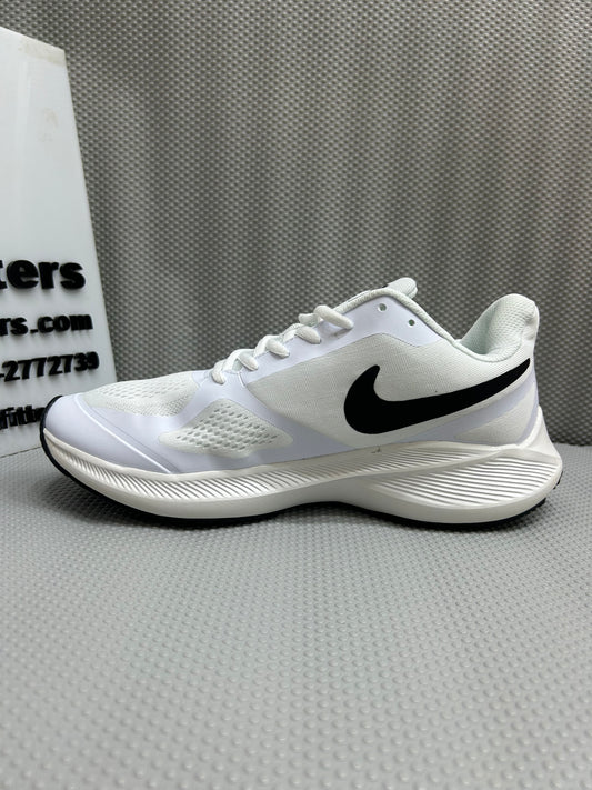 NKE - Zoom Structure - K10 - White Black