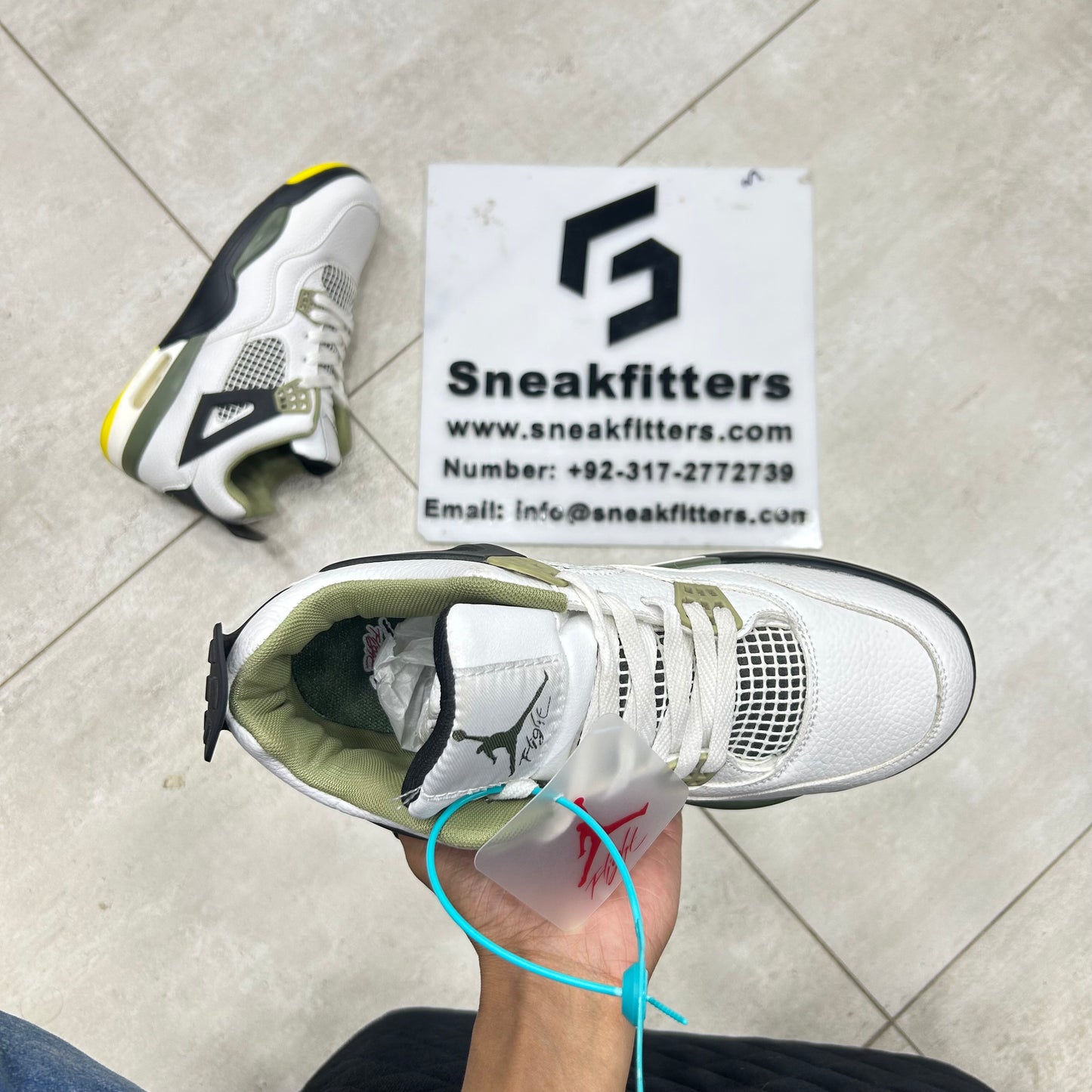 AR JDN 4 - Retro - Oregon Ducks Duckman White