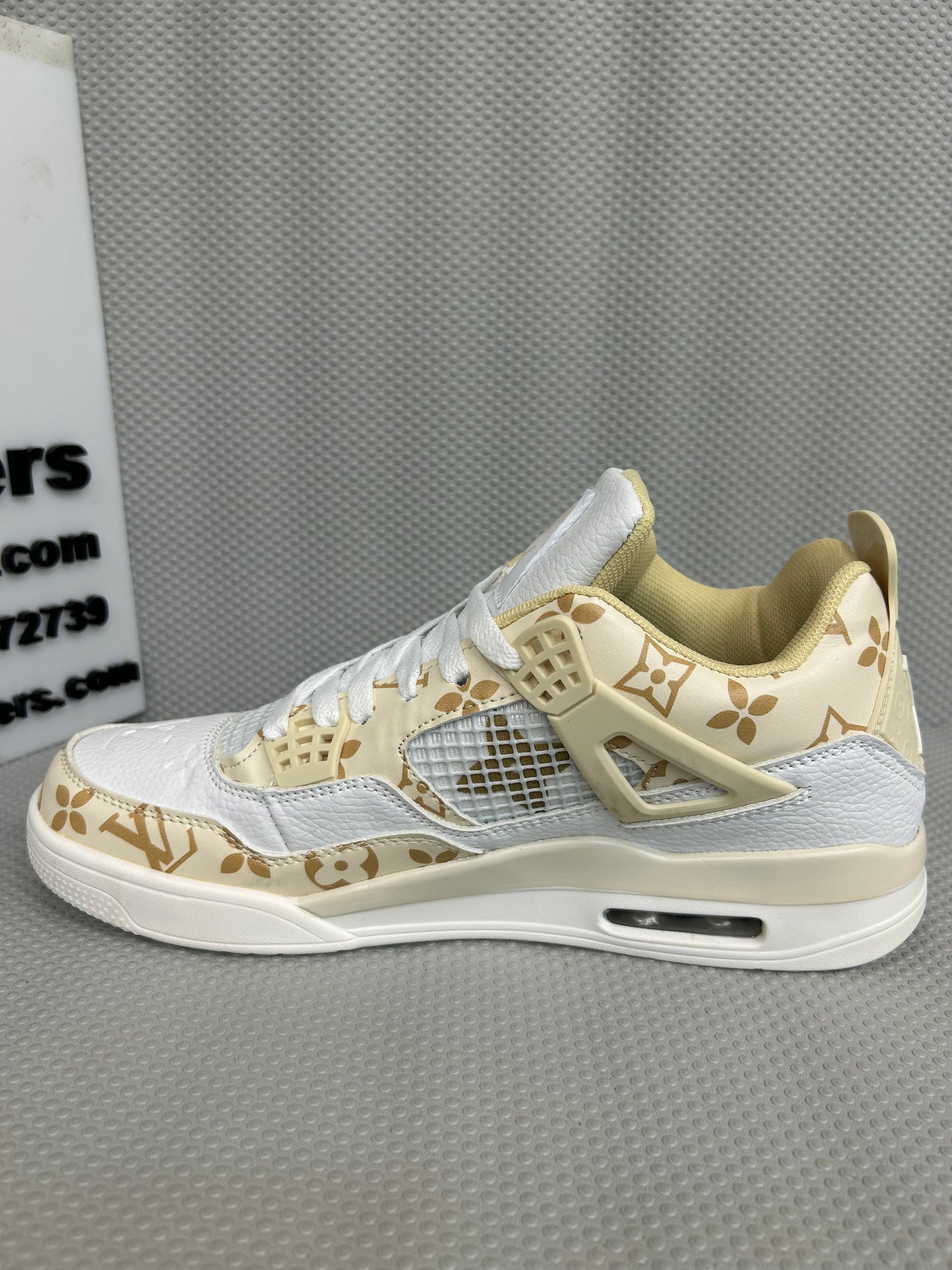 AR JDN 4 - LV - Khaki White (Master)