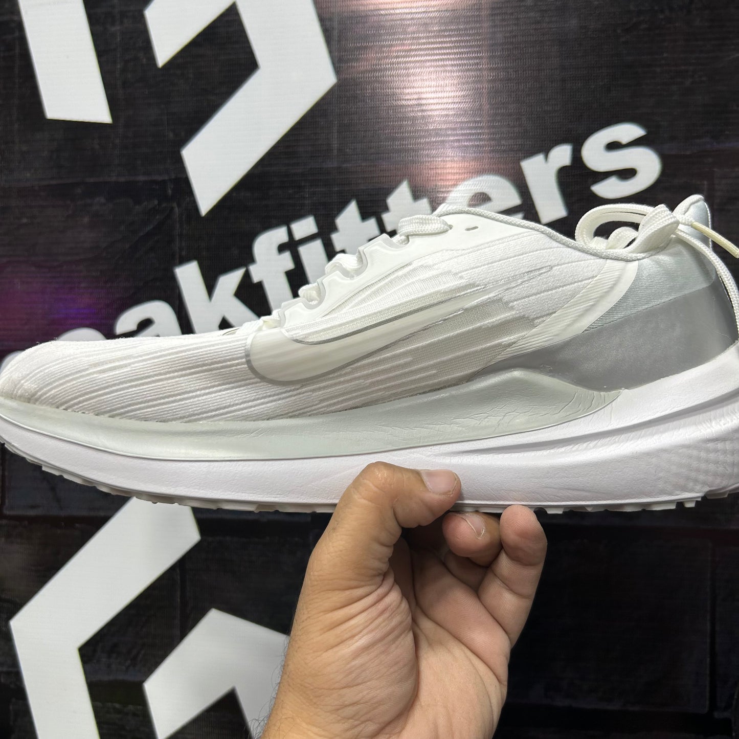 NK - Winflo 09 - White