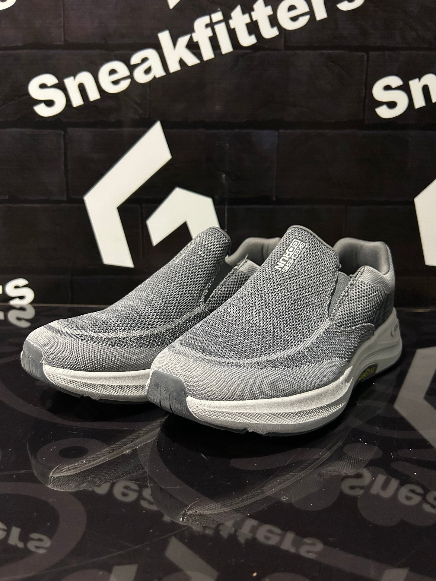 Skecher - Ultra Go Goodyear - Grey