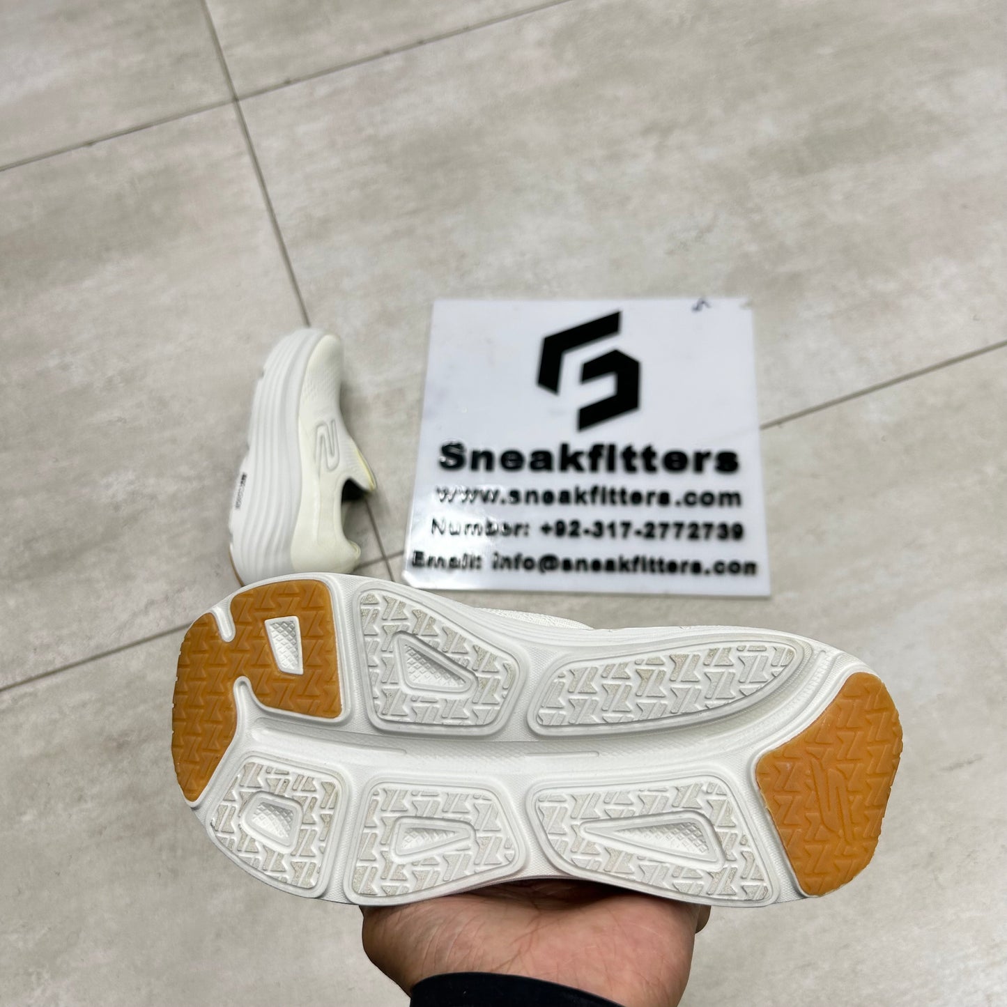 SK - MaxCushion - White