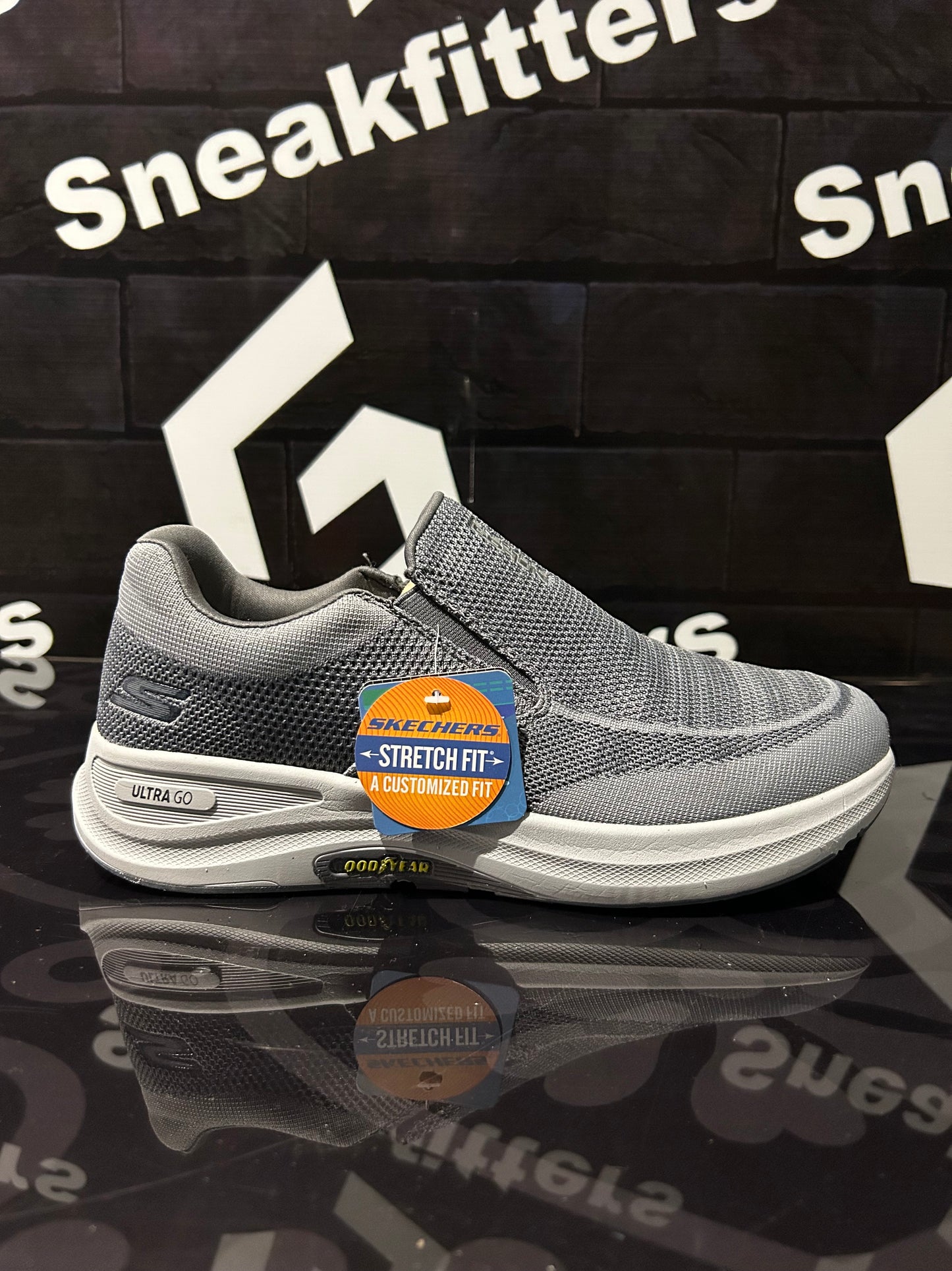 Skecher - Ultra Go Goodyear - Grey