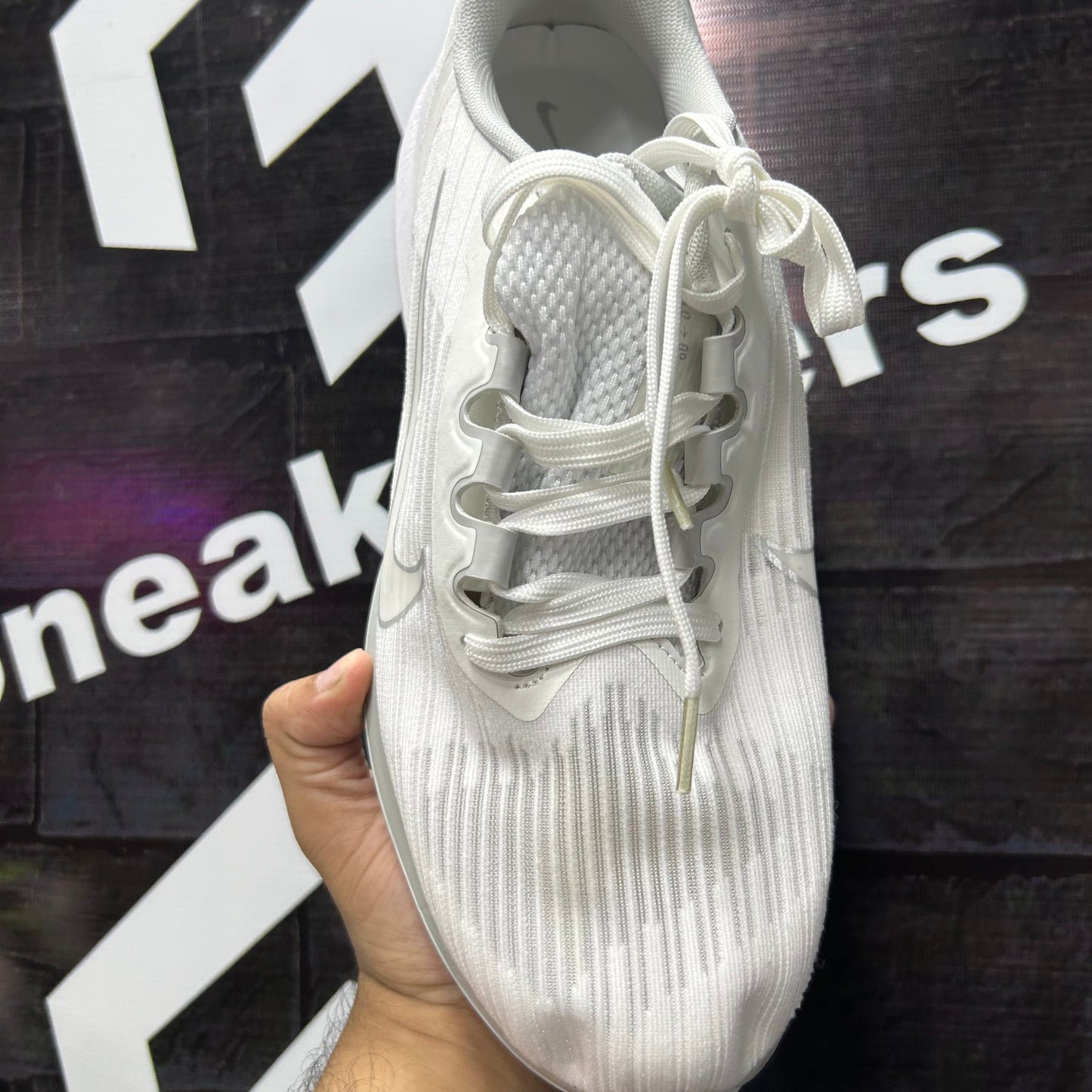 NK - Winflo 09 - White