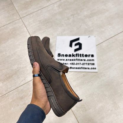 Clarks Shoes - D10 - Brown