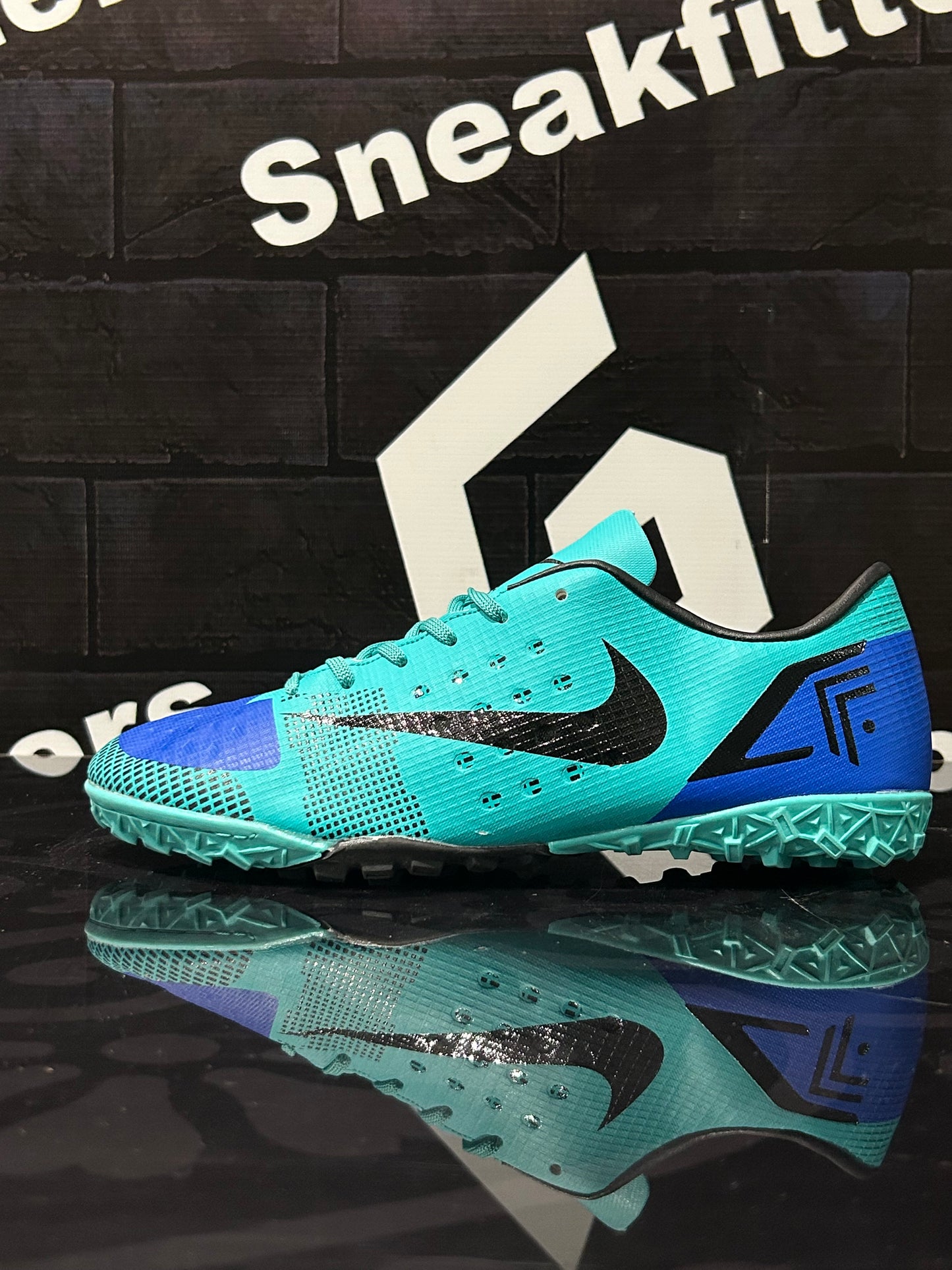 NKE - Football Boots - Green with Blue