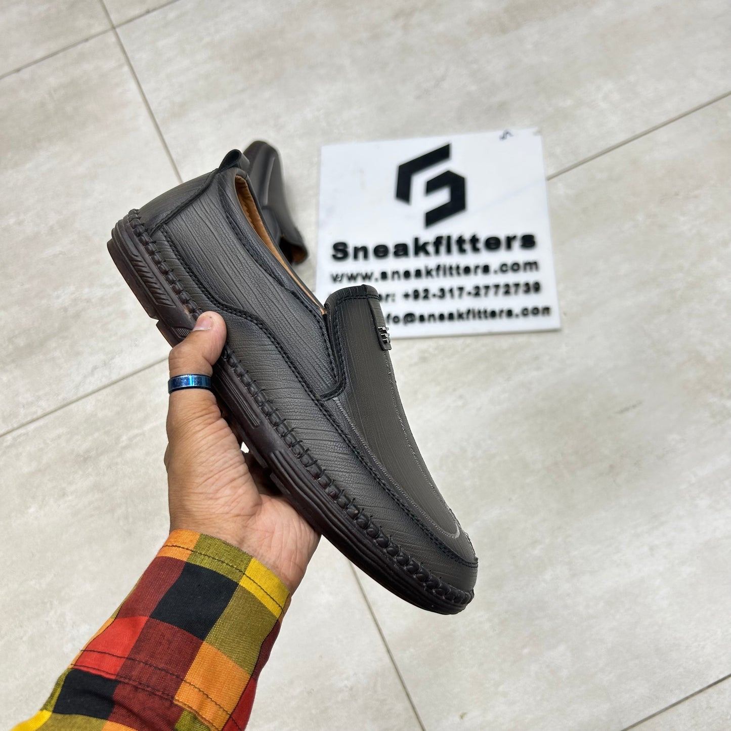 Clarks Shoes - D1 - Gray