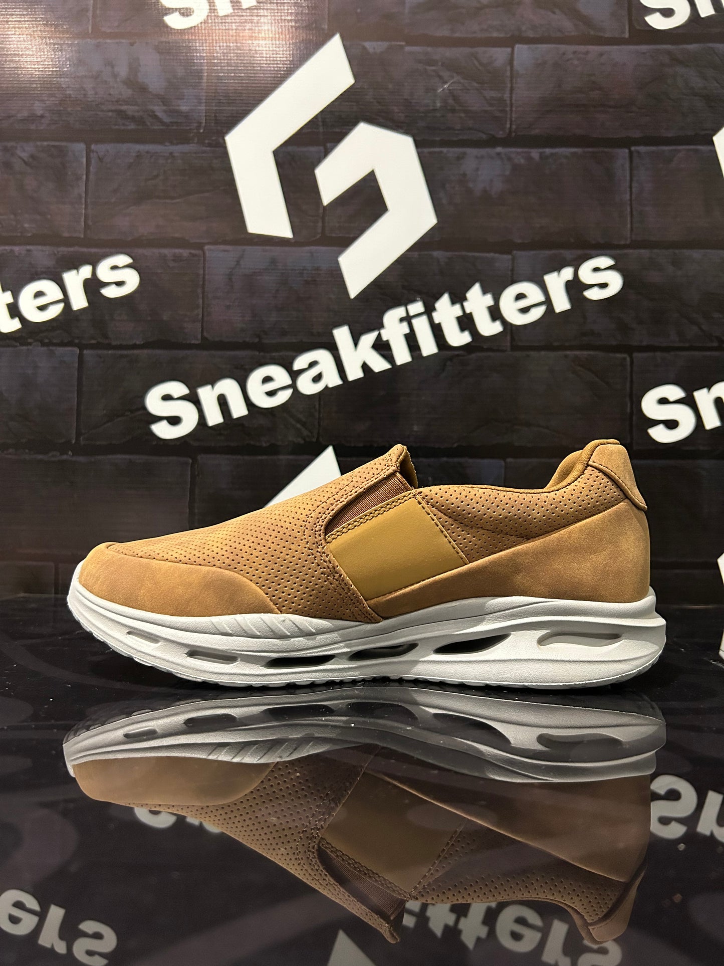 Skecher - Performance - Atchfit - Coffee