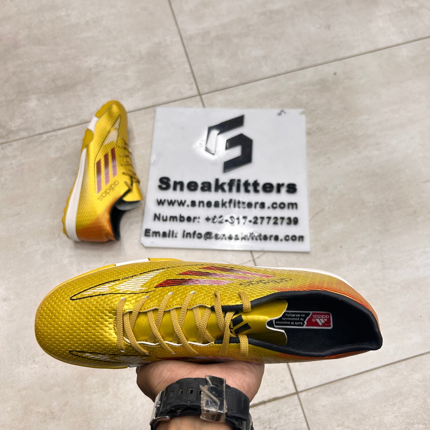 Football - Adid Gripper - Gold with Red