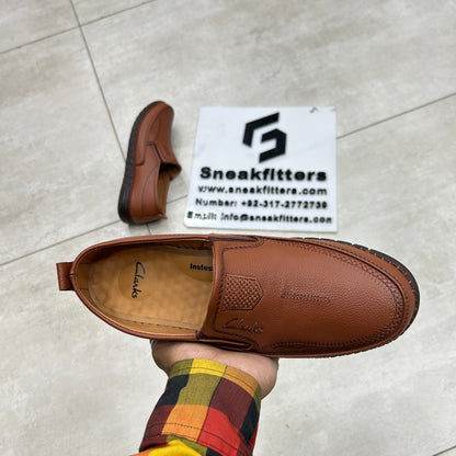 Clarks Shoes - D5 - Brown