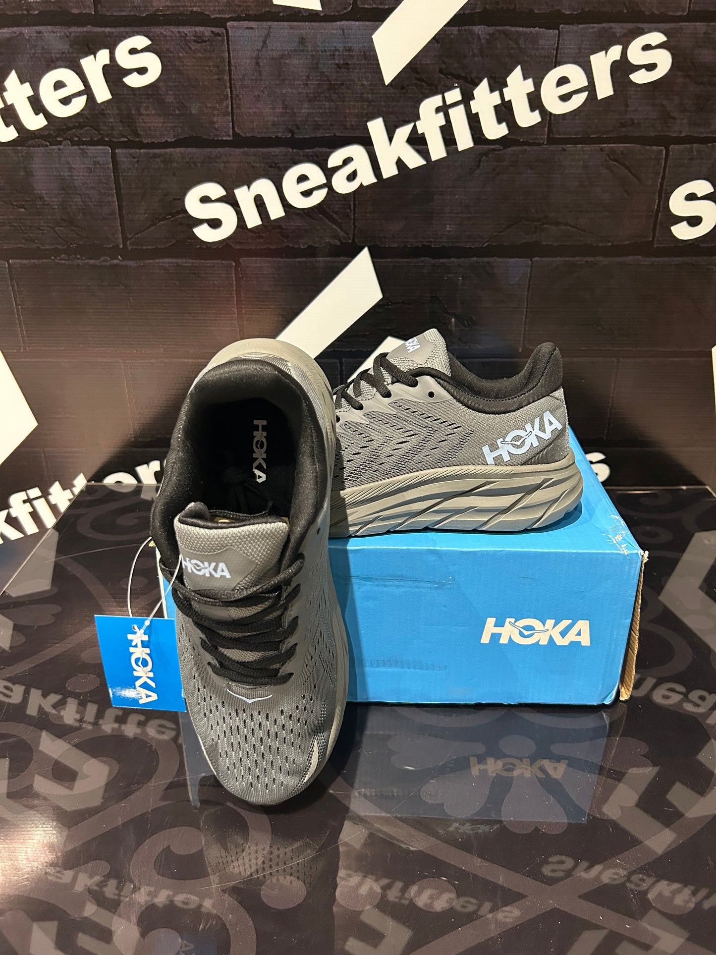 Hoka - Unbearable - Grey