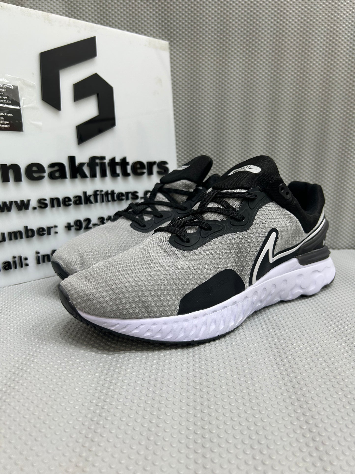 NKE - React Miler 3 - Gray Black