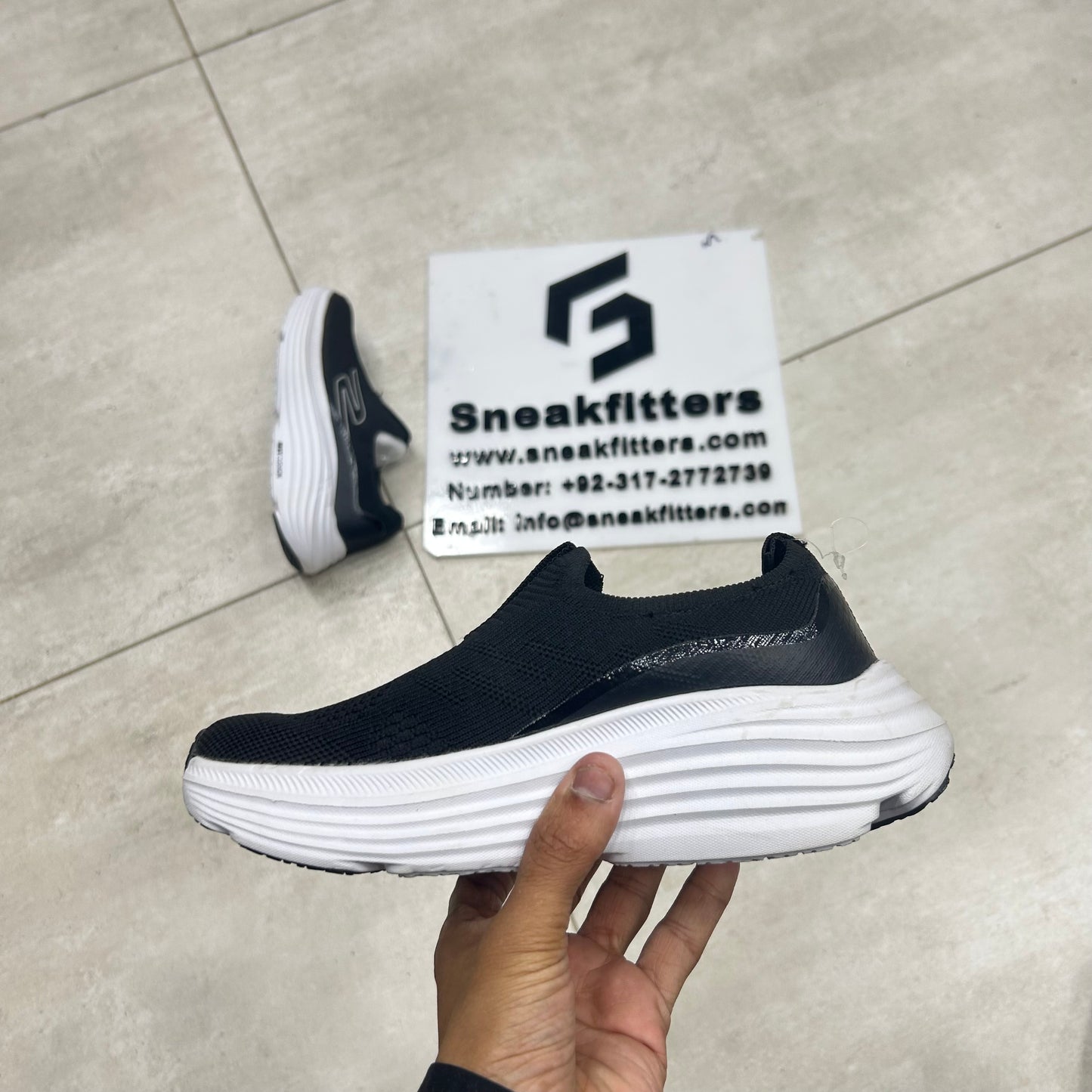 SK - MaxCushion - Black