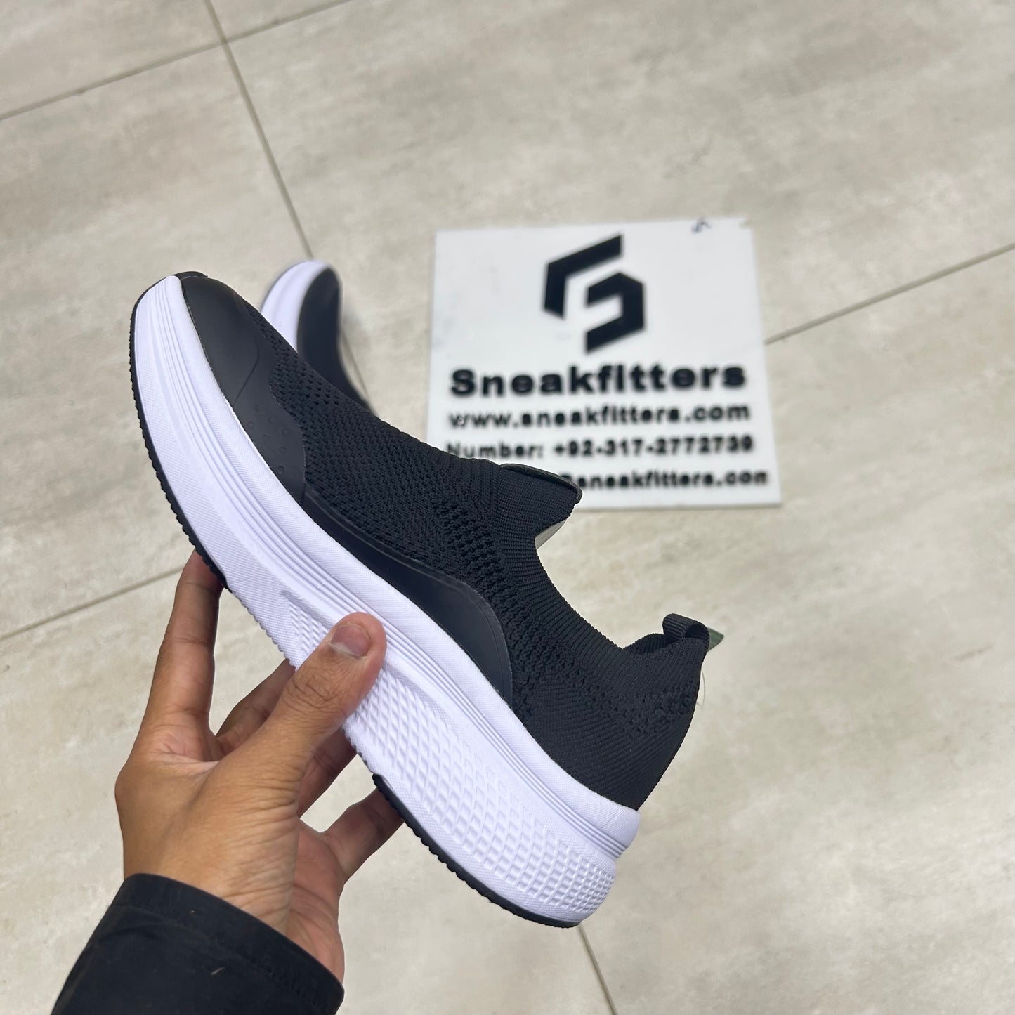 SK - GoRun - Black White