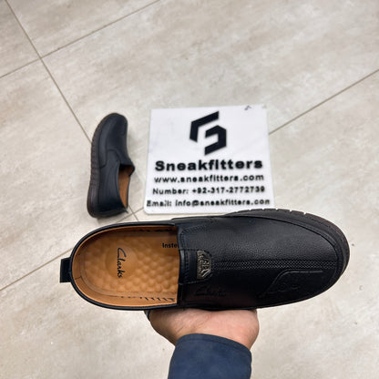 Clarks Shoes - D9 - Black